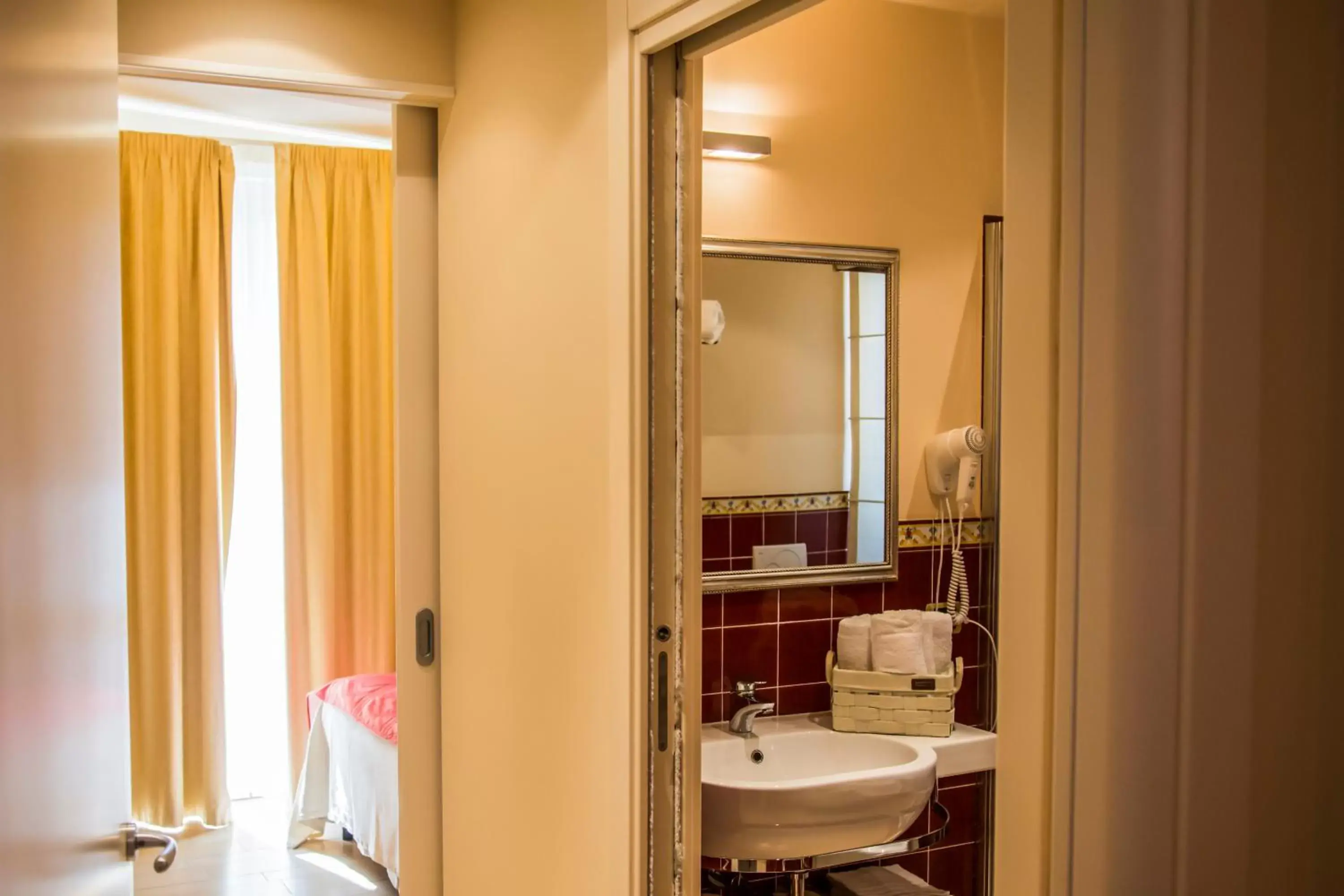 Shower, Bathroom in Relais Concorde
