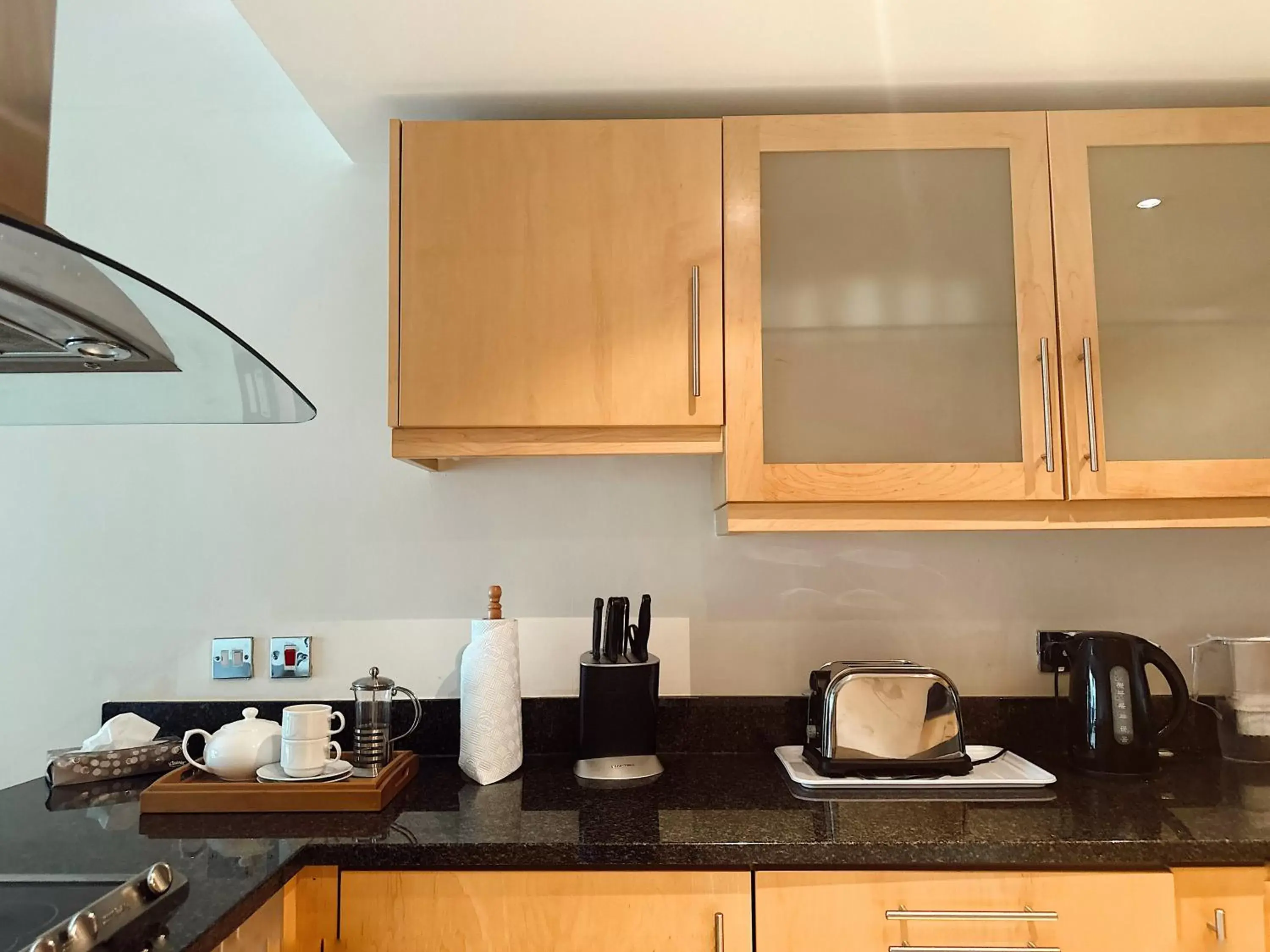 Kitchen or kitchenette, Kitchen/Kitchenette in Canary Wharf - Luxury Apartments
