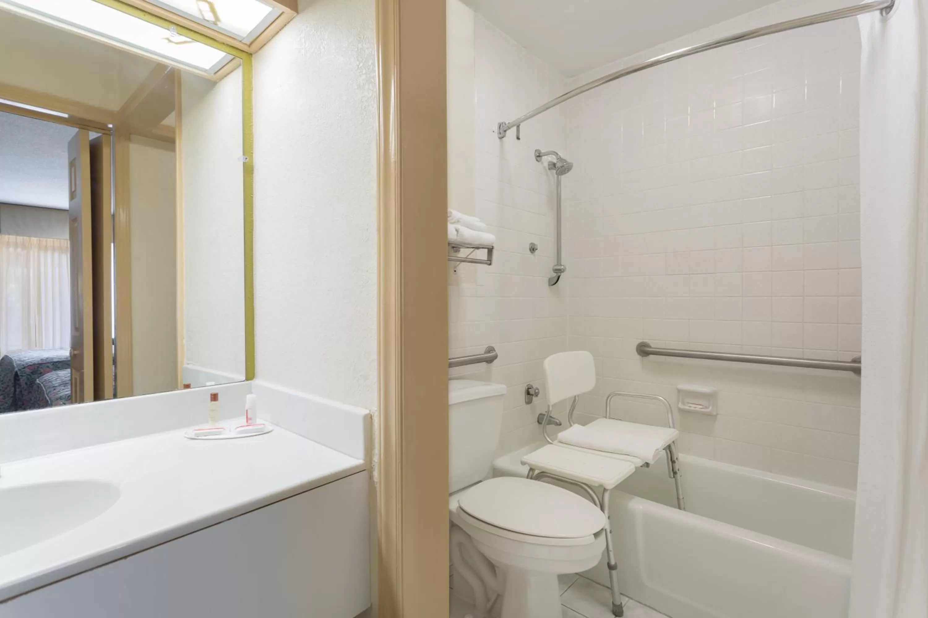 Bathroom in Clarion Inn Southern Pines - Pinehurst