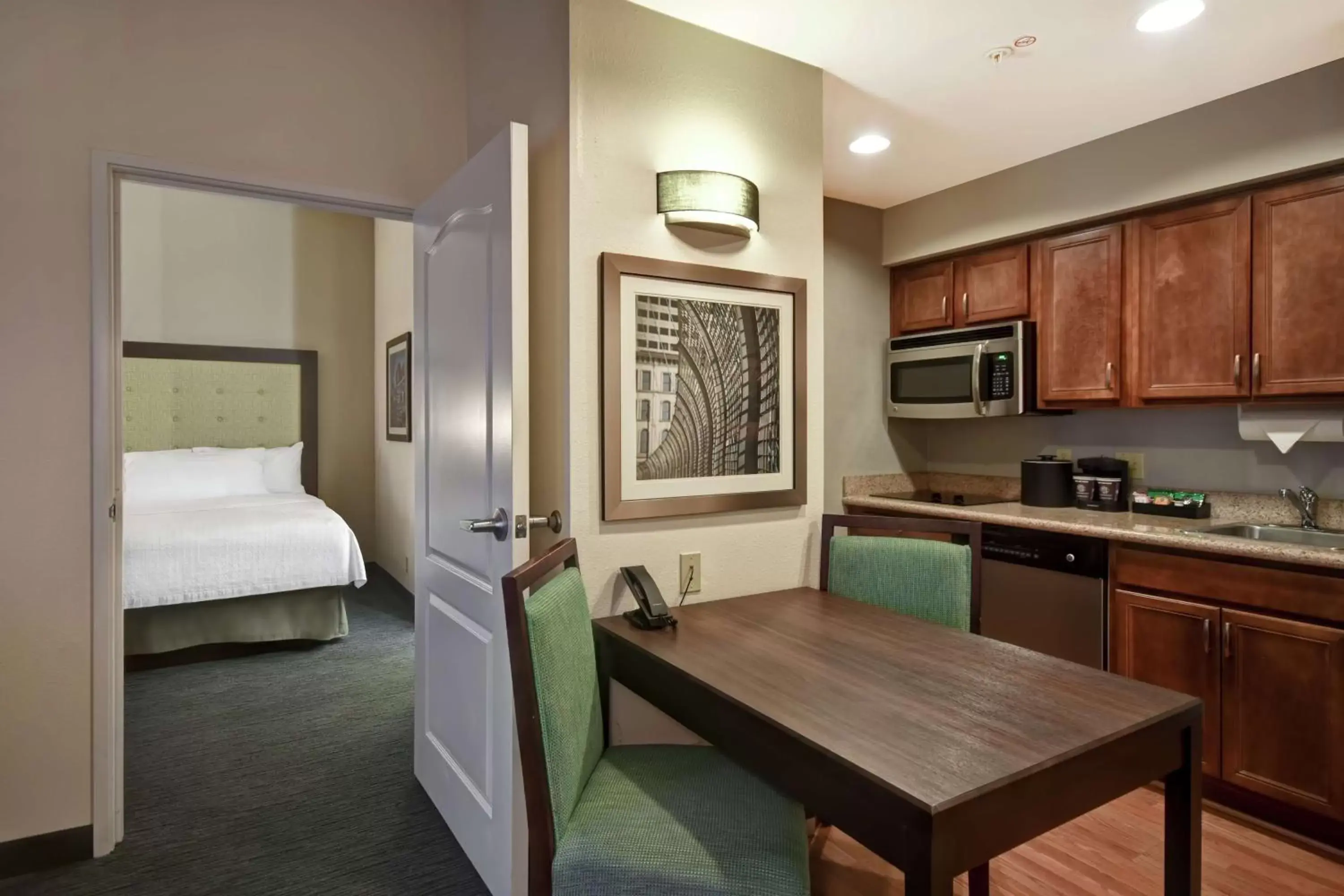 Kitchen or kitchenette, Kitchen/Kitchenette in Homewood Suites by Hilton Cincinnati-Milford