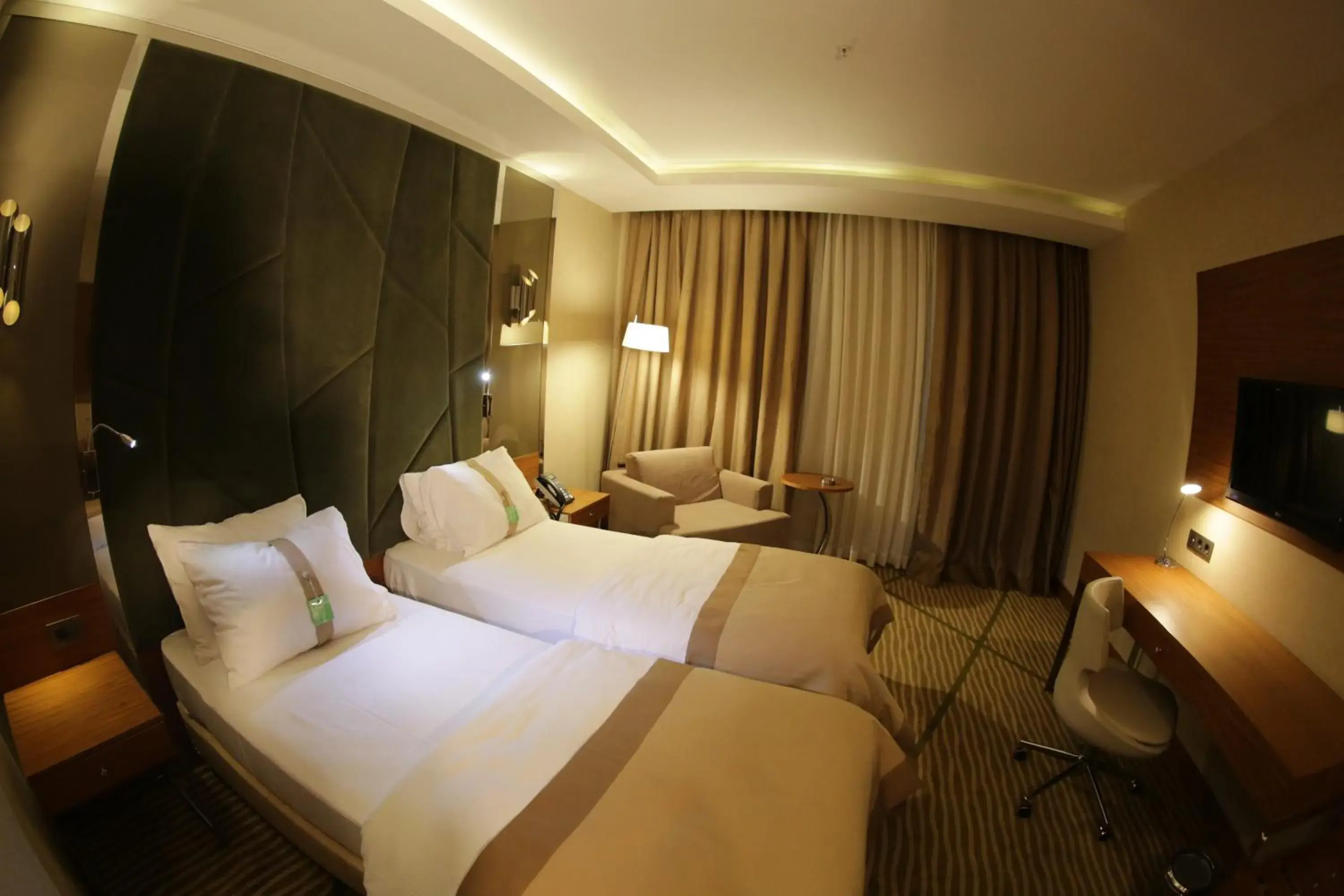 Photo of the whole room, Bed in Holiday Inn Gaziantep, an IHG Hotel