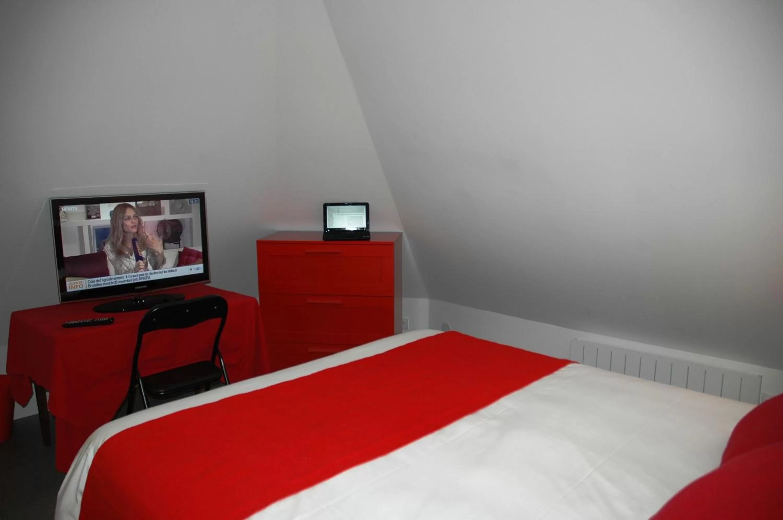 Photo of the whole room, Bed in Chambre d'Hôtes des Ducs