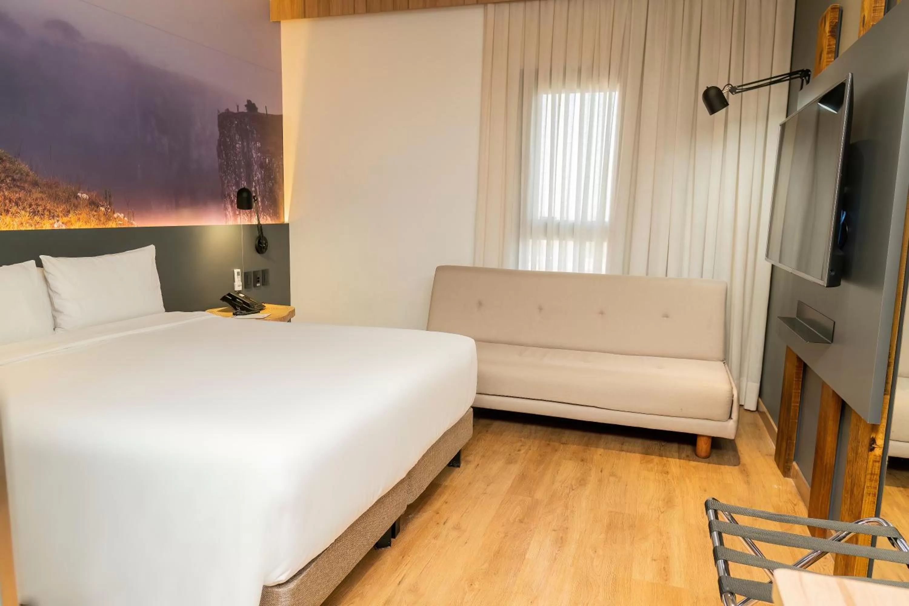 TV and multimedia, Bed in Novotel Criciuma