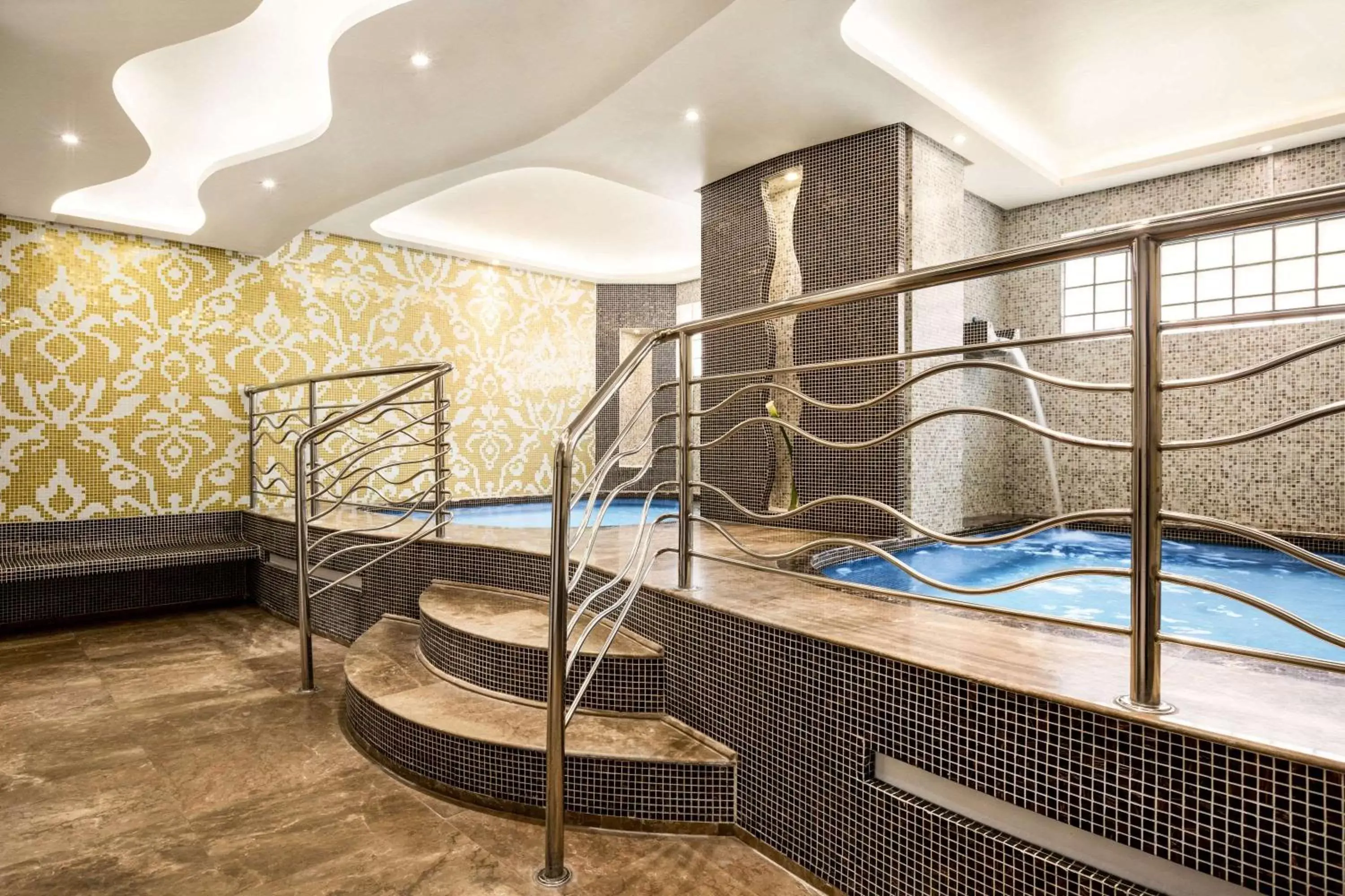 Spa and wellness centre/facilities, Swimming Pool in Wyndham Garden Manama