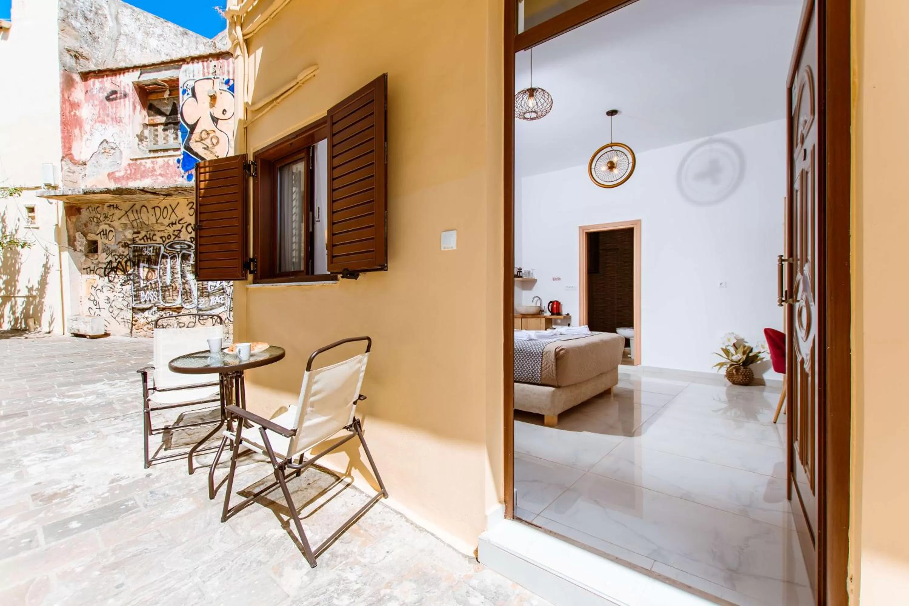 Facade/entrance in Deluxe Hotel