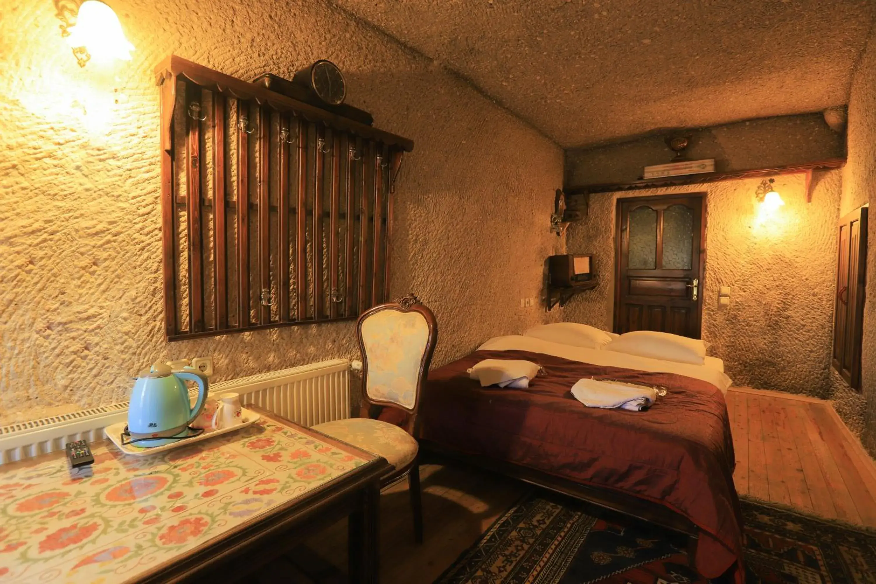 Photo of the whole room in Antique Terrace Cave Suites