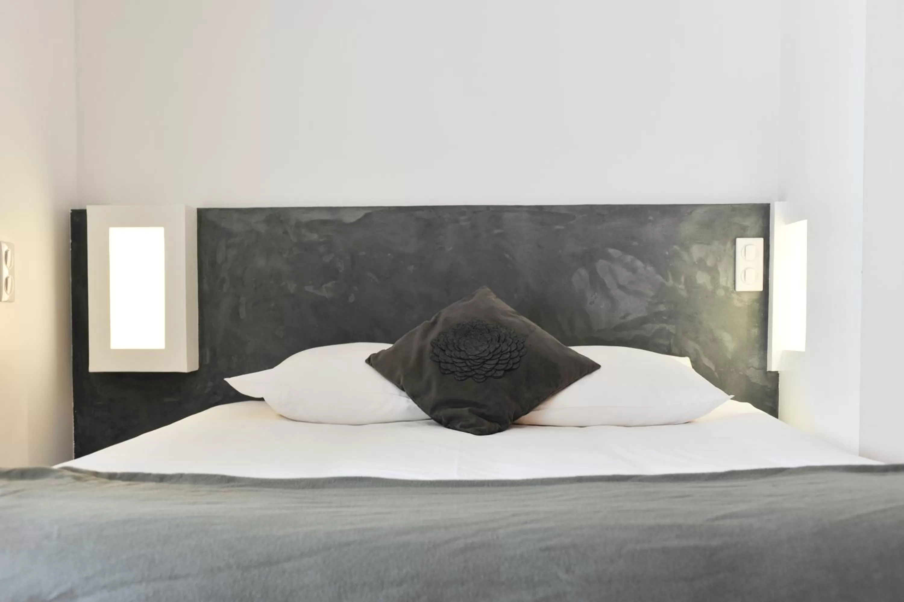 Bedroom, Bed in Le Jour et la Nuit, Maison d'hôtes