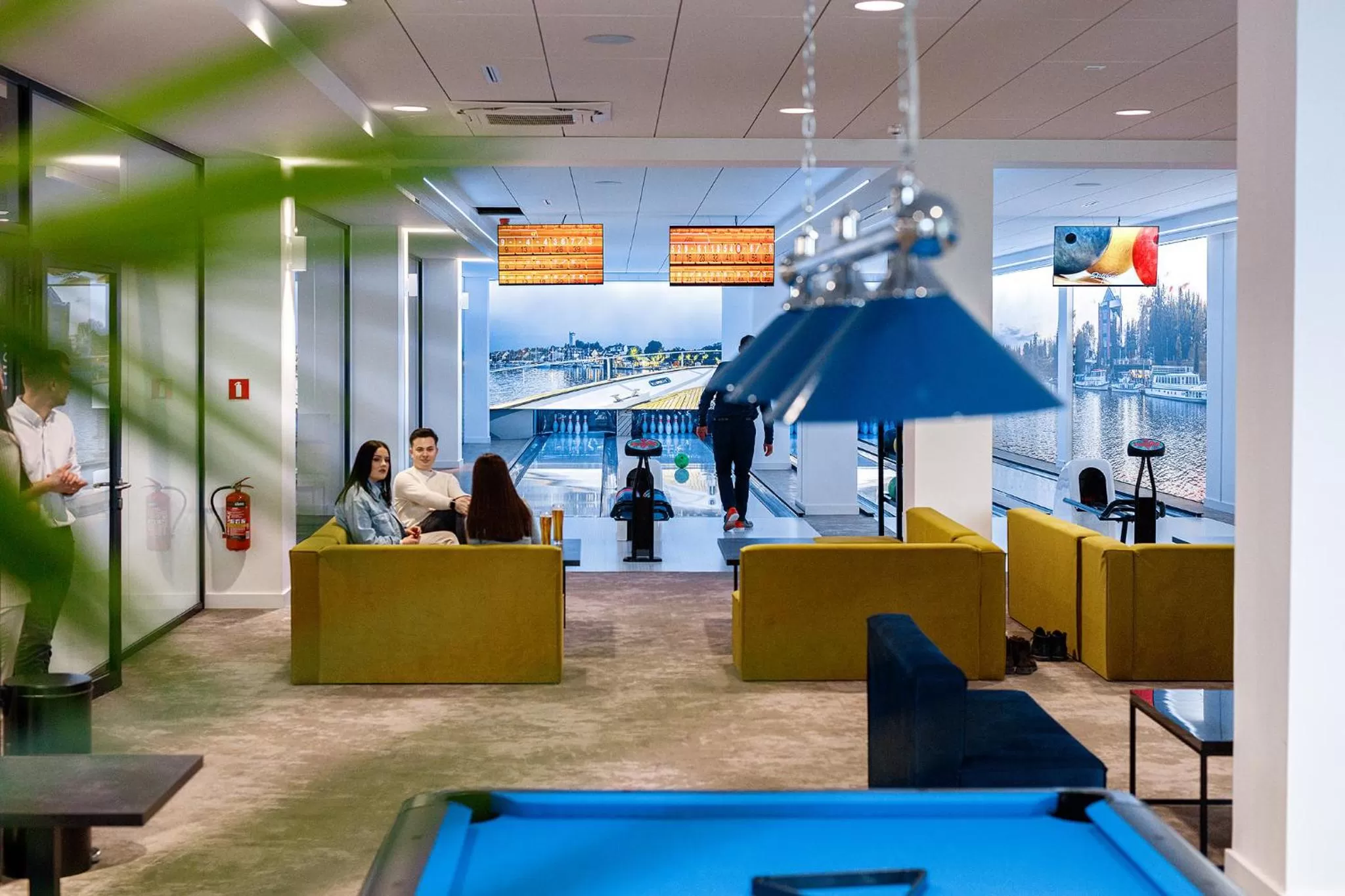 Bowling in Hotel Robert's Port