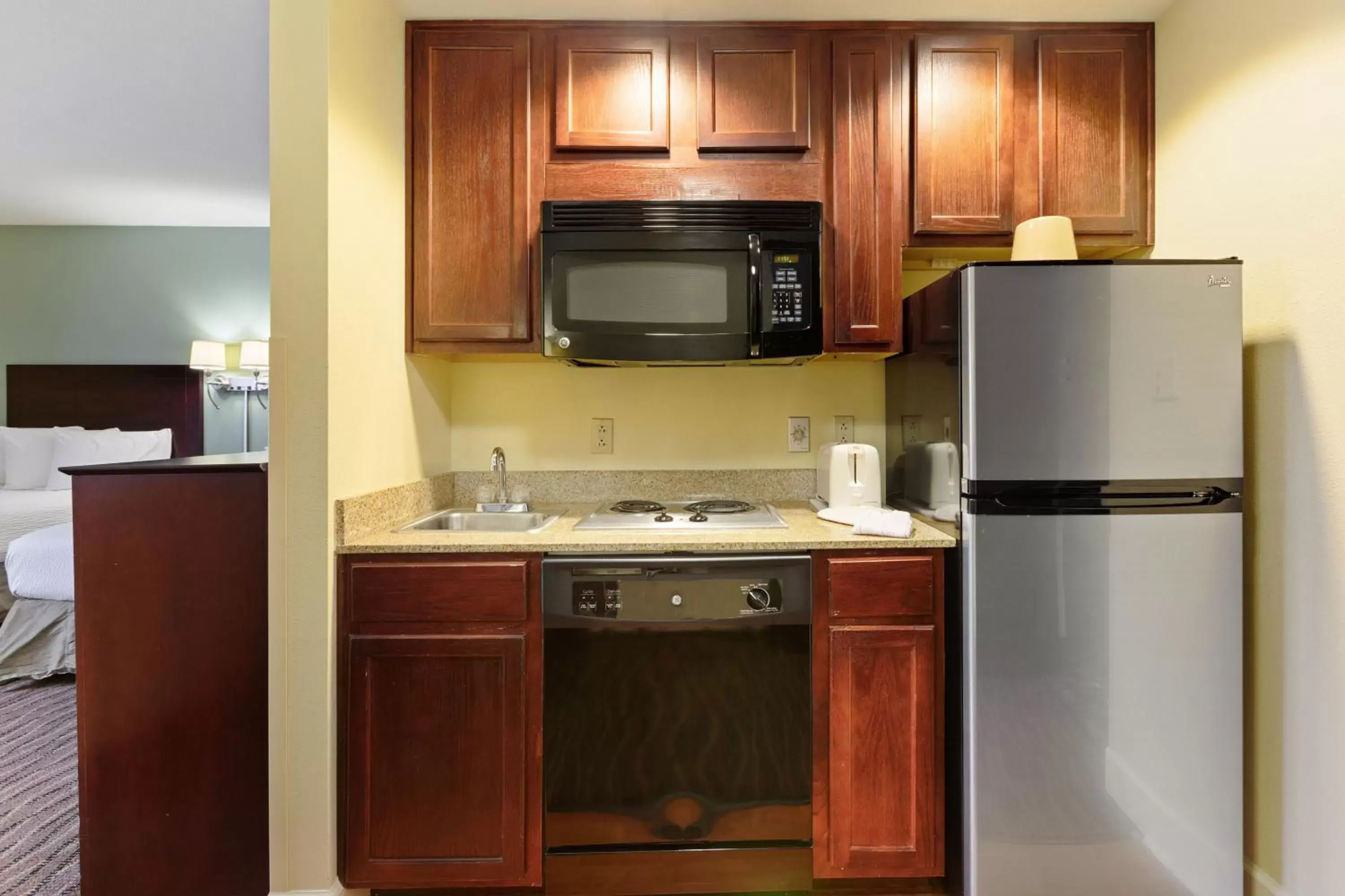Kitchen or kitchenette, Kitchen/Kitchenette in Extended Stay America Premier Suites - Lakeland - I-4