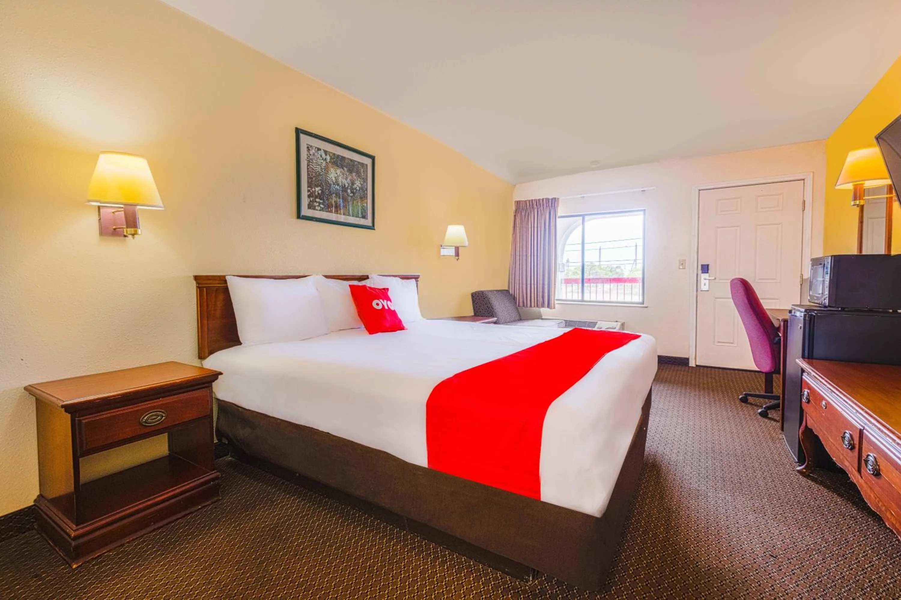 Bedroom, Bed in Coastal Inn Corpus Christi