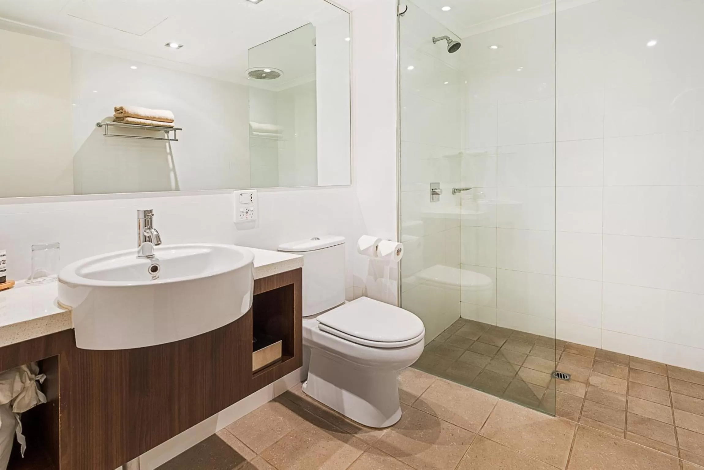 Bedroom in Karratha International Hotel