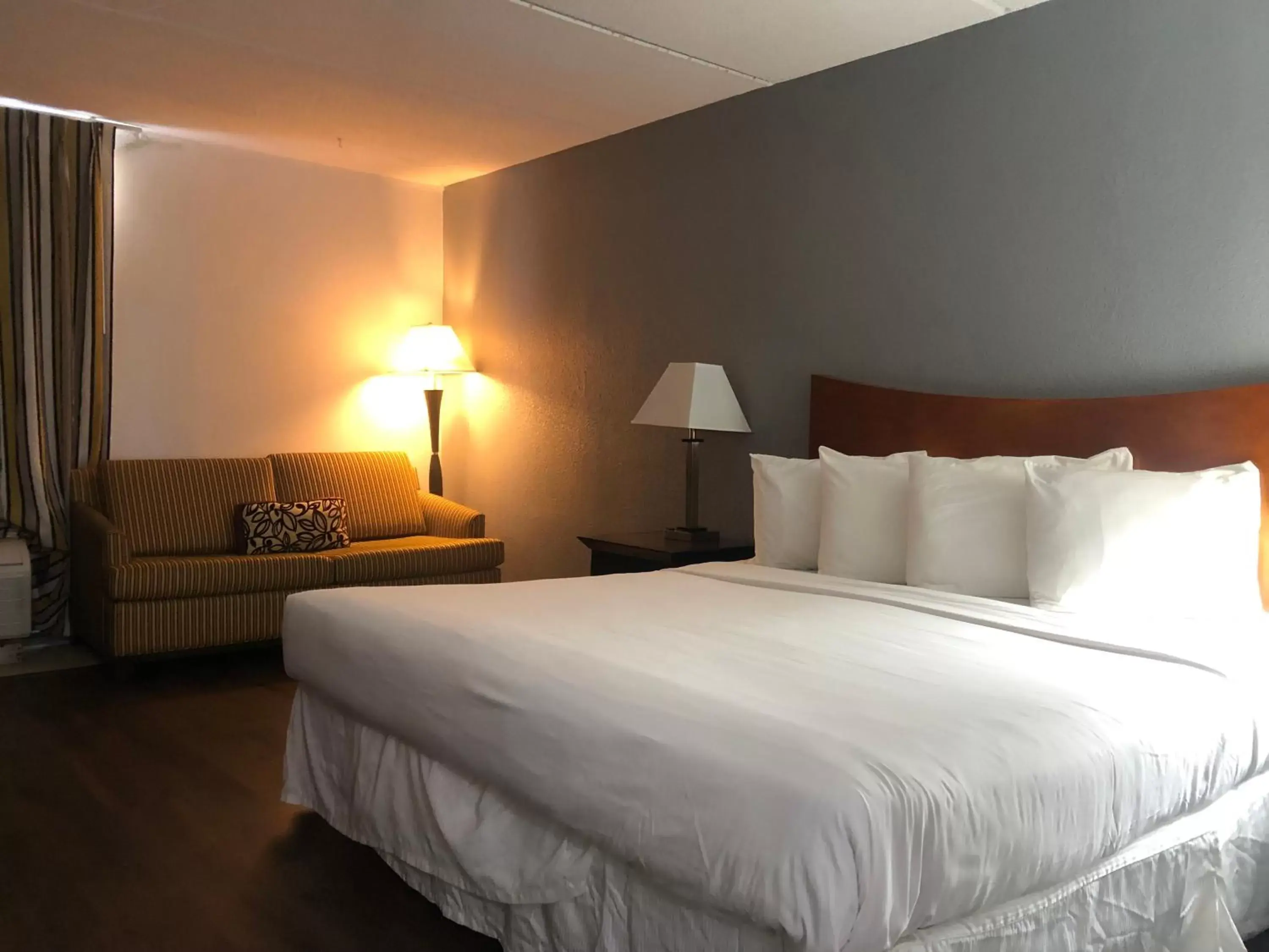 Bed in The Grand Hotel Spindletop Bed in The Grand Hotel Spindletop