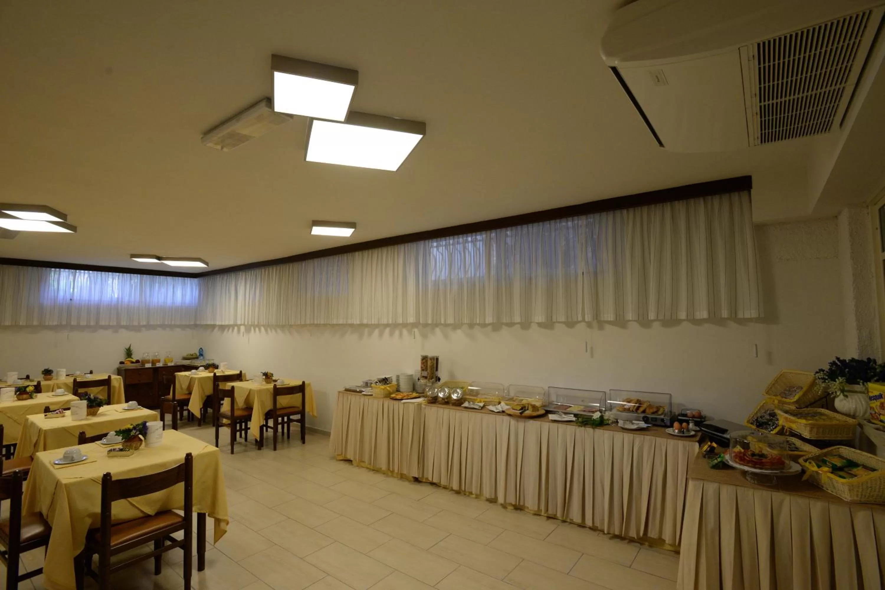 Restaurant/places to eat in Hotel Giulio Cesare