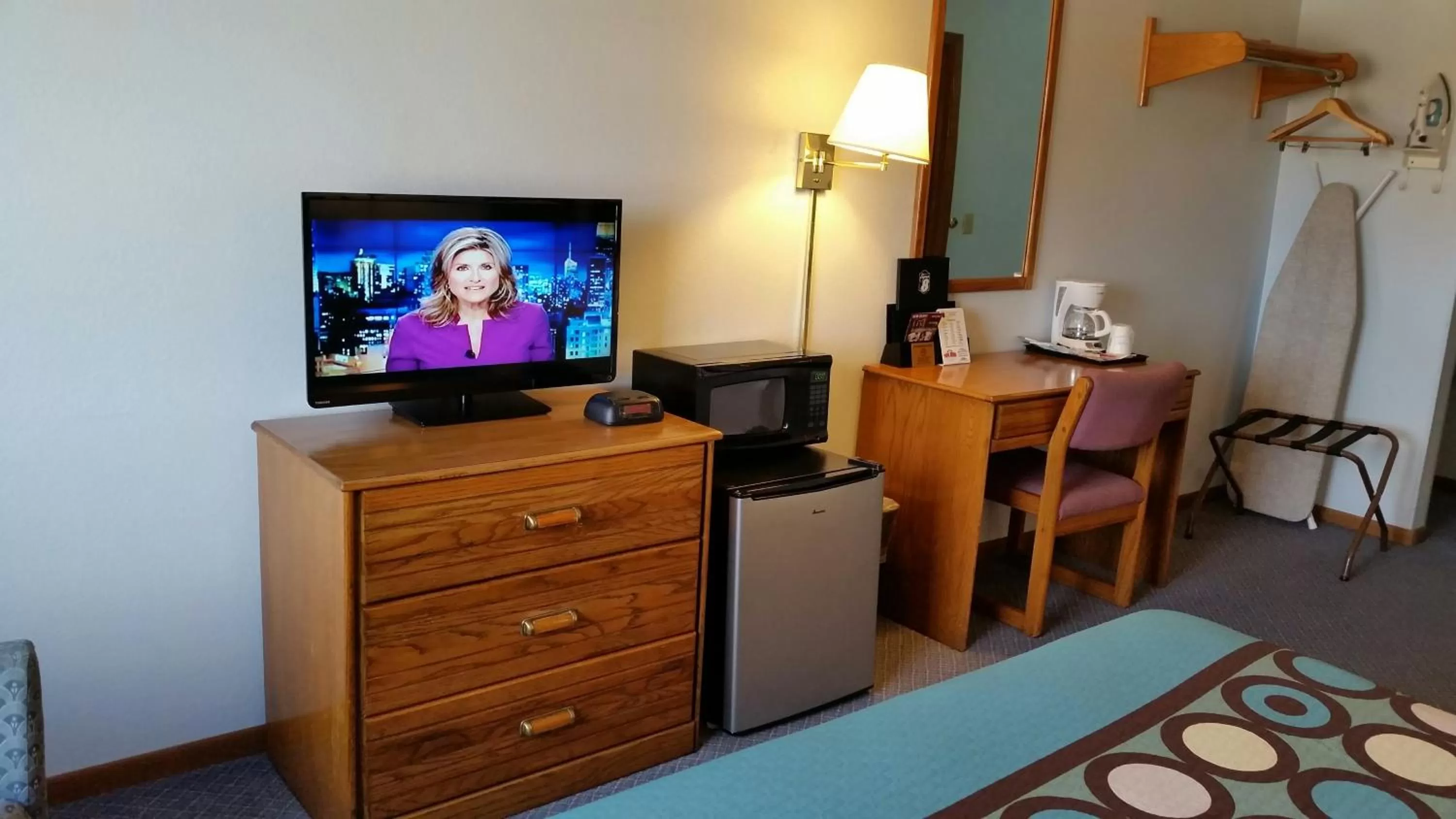 Other, Bed in Super 8 by Wyndham Macomb