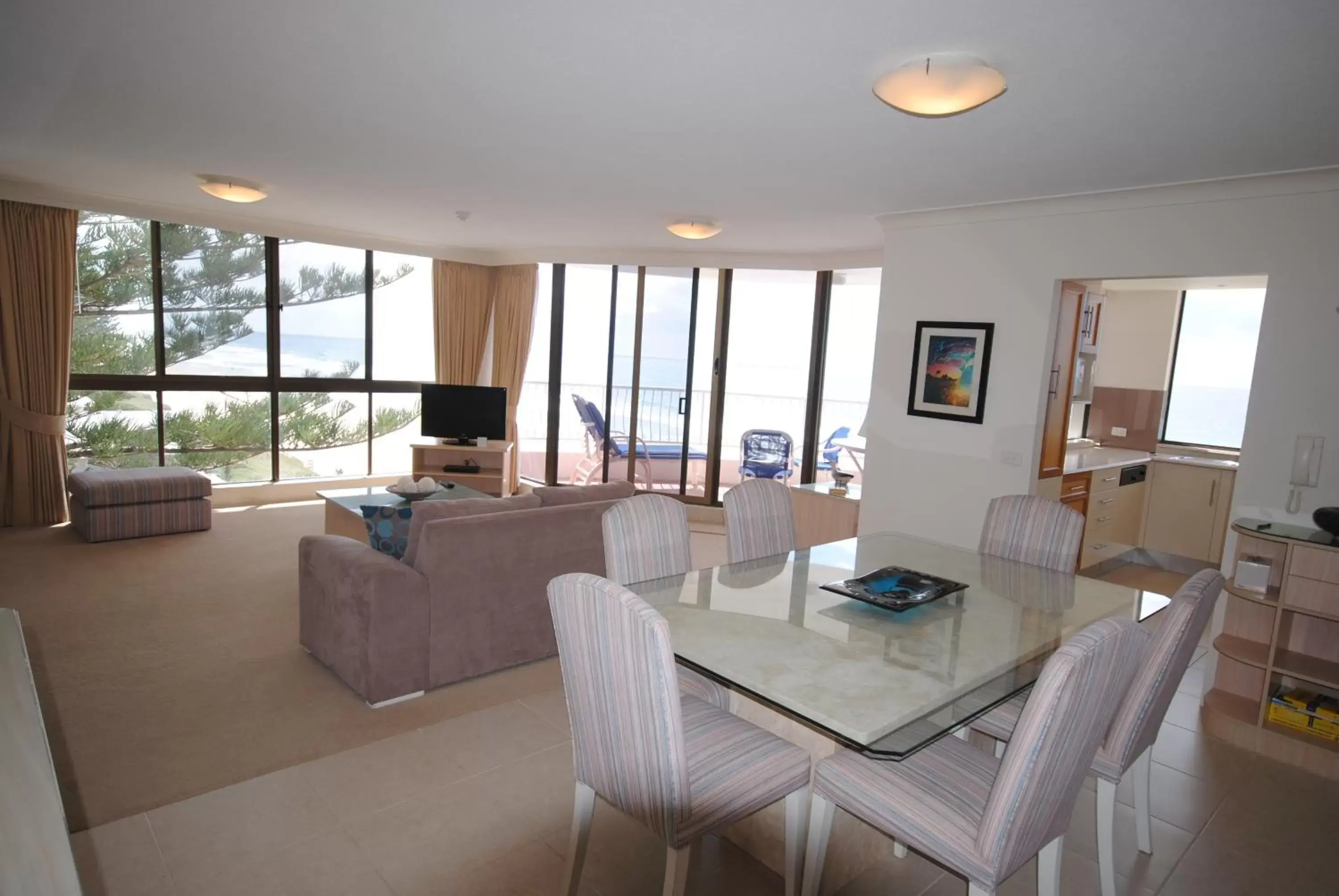 Day, Seating Area in Albatross North Apartments