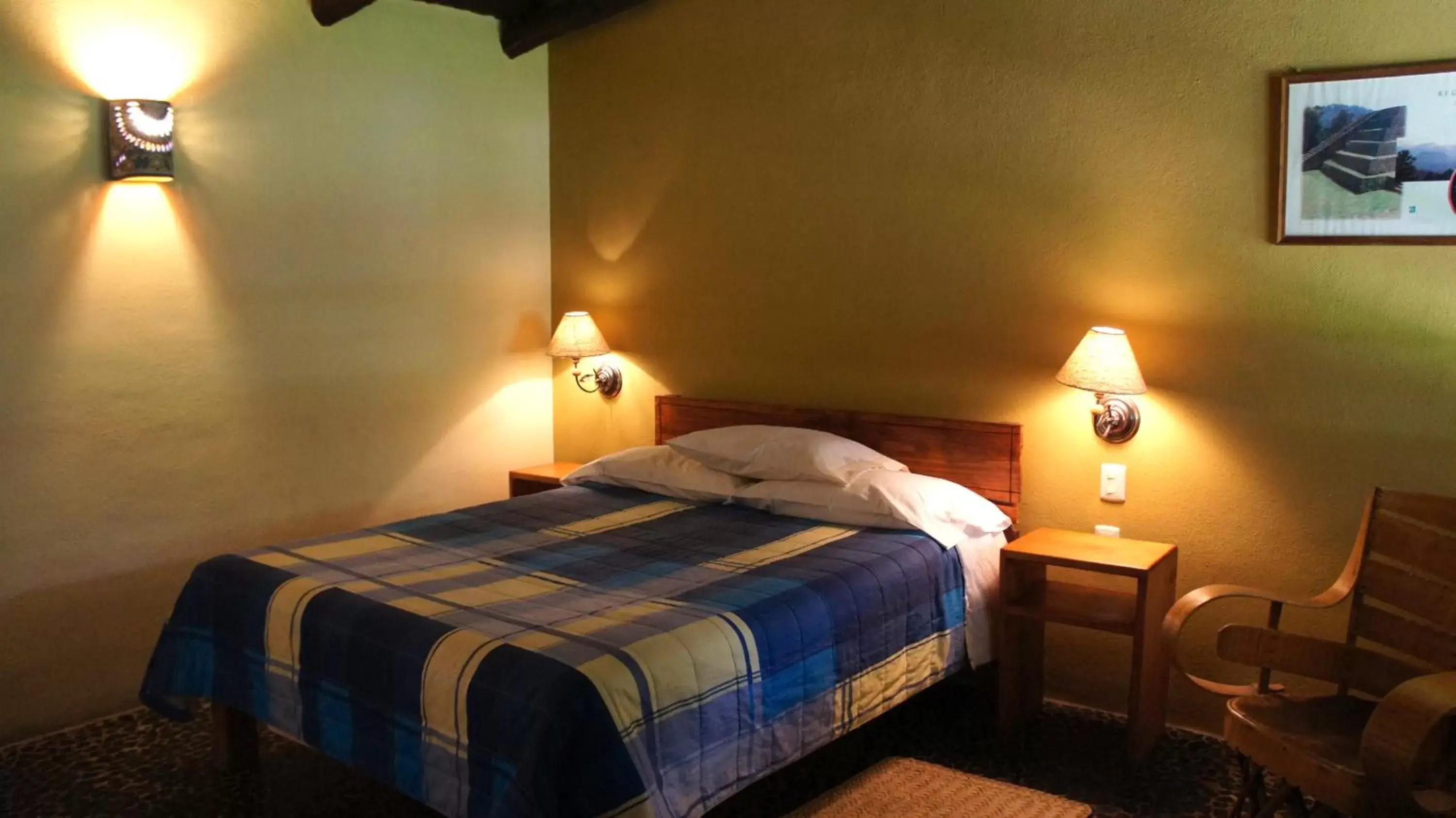 Bedroom, Bed in Villa Patzcuaro Garden Hotel & RV Park