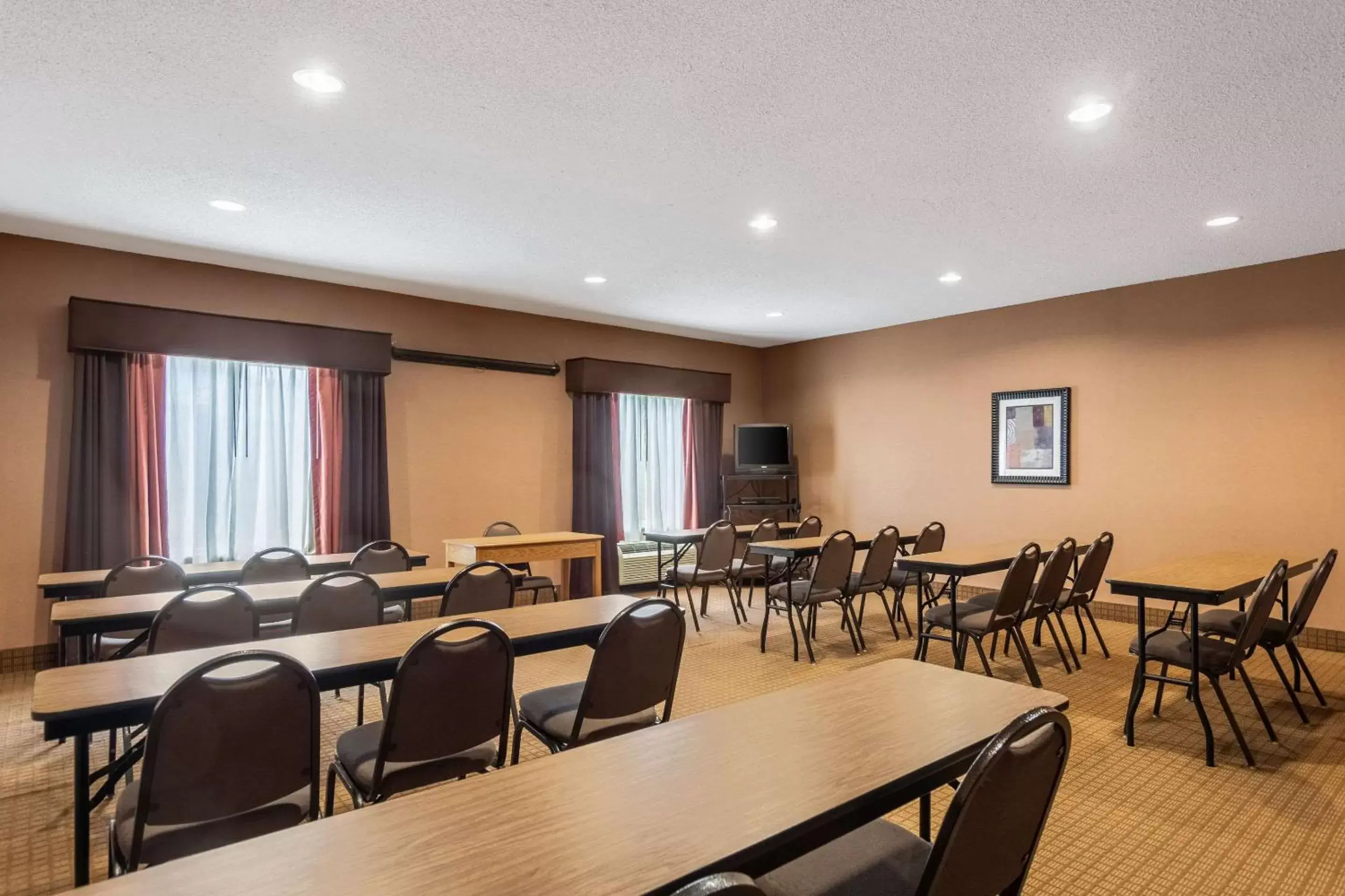 On site, Restaurant/Places to Eat in Comfort Inn Emporia