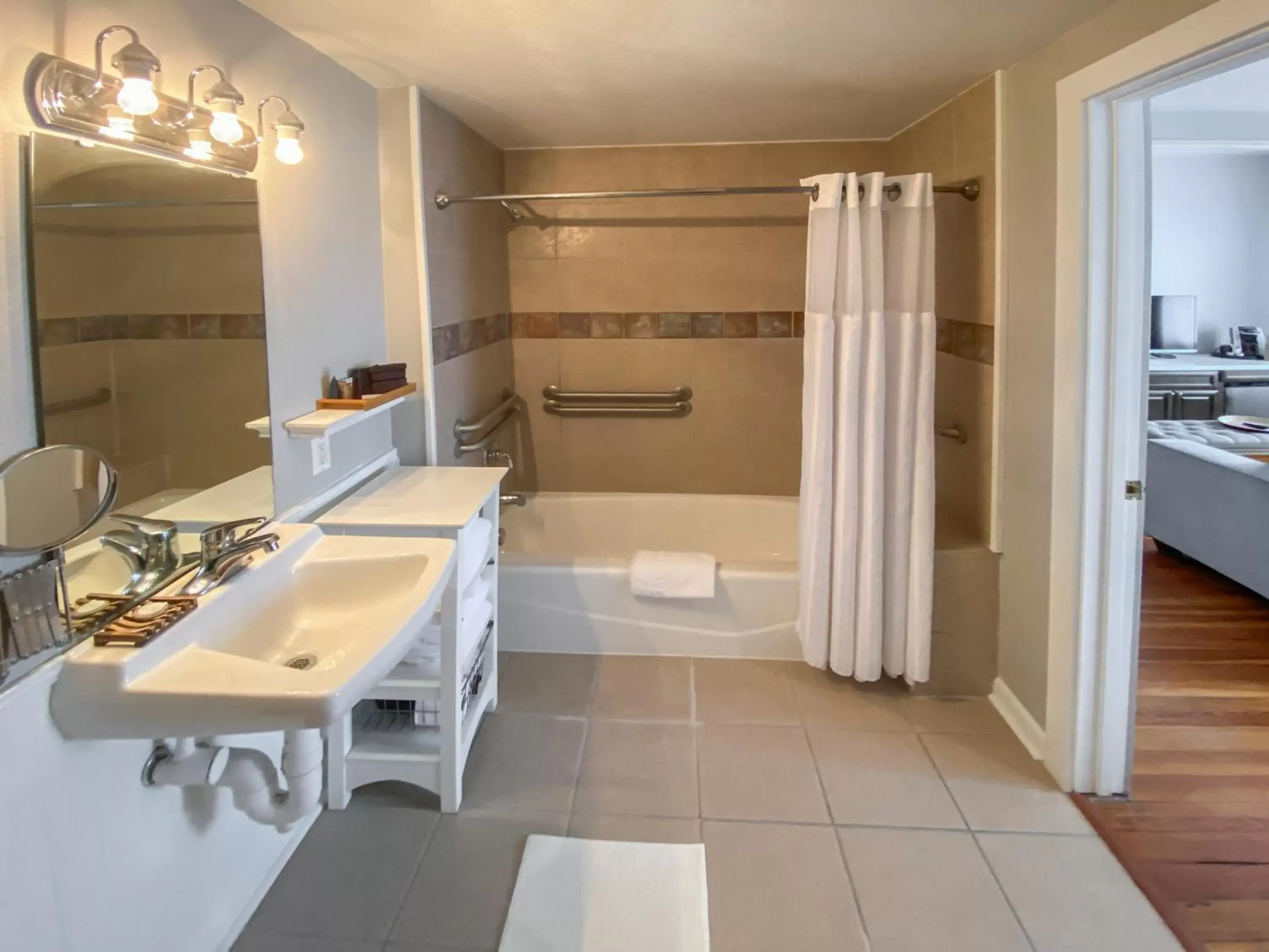 Shower, Bathroom in Artisan Downtown