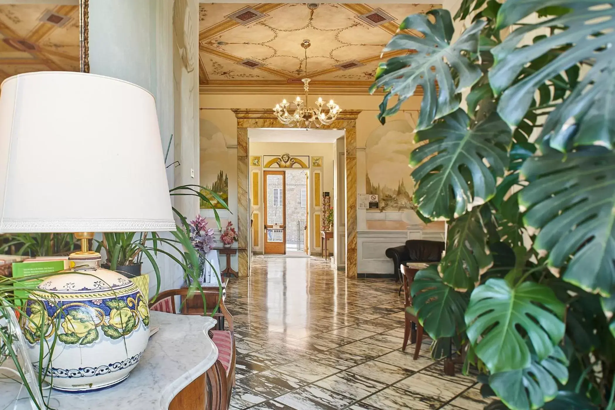 Lobby or reception in Albergo Chiusarelli