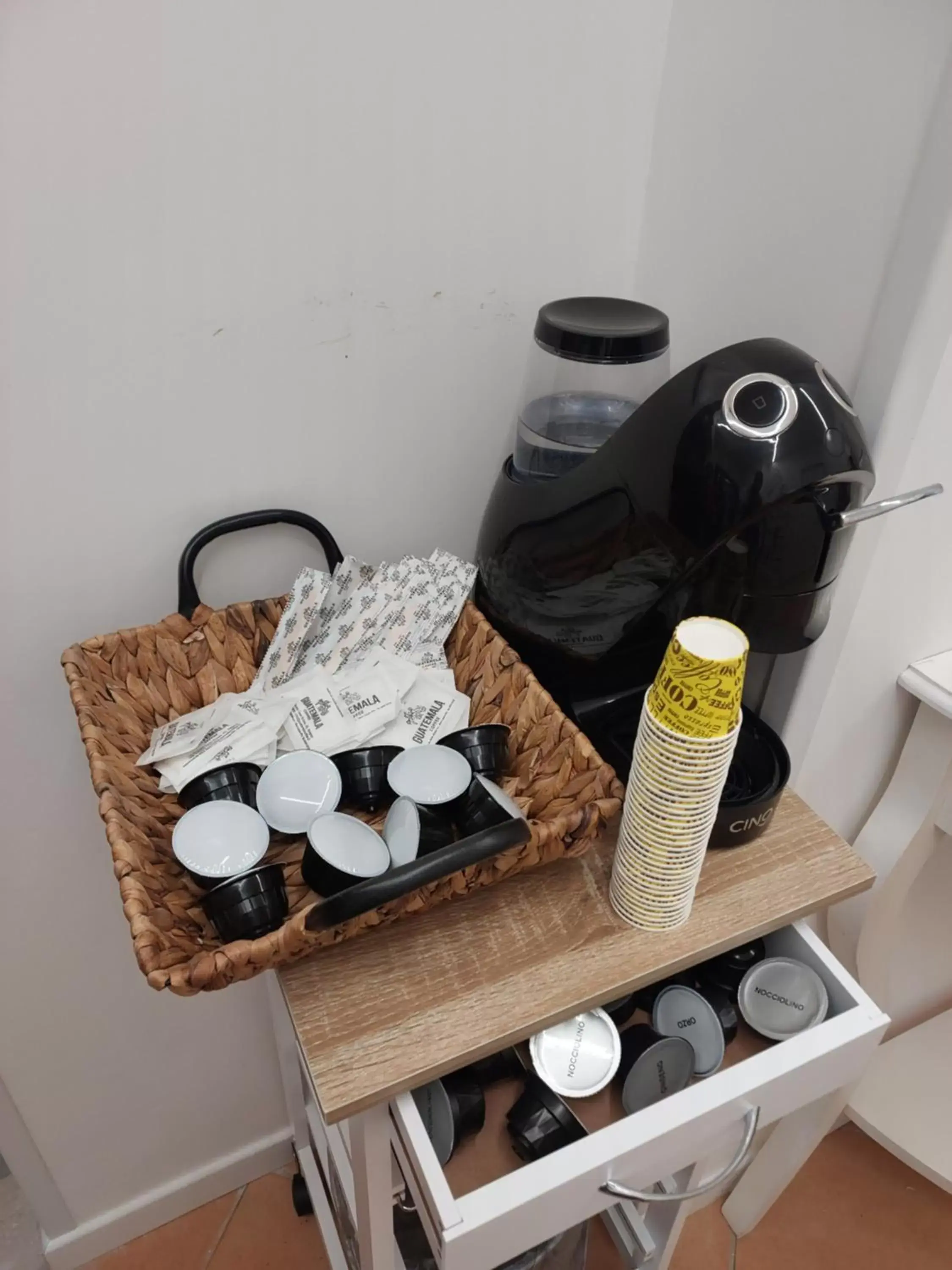 Coffee/tea facilities in Don Mario Aparthotel & Rooms
