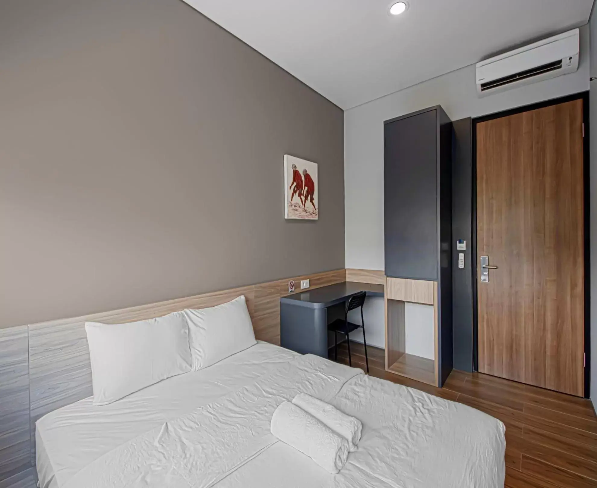 Bedroom, Bed in M Studio Karawaci Bedroom, Bed in M Studio Karawaci