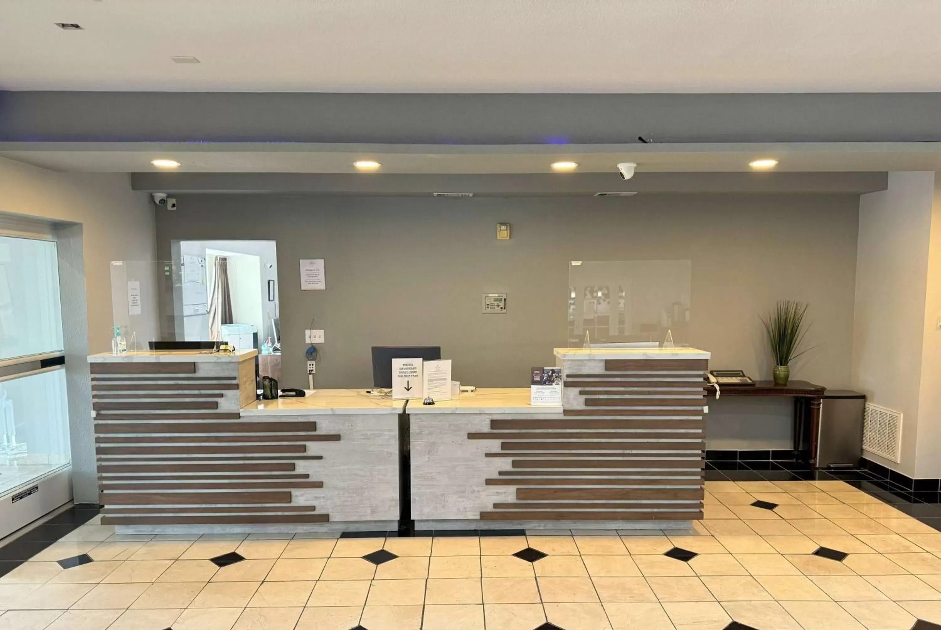 Lobby or reception, Lobby/Reception in La Quinta Inn & Suites by Wyndham Tulare