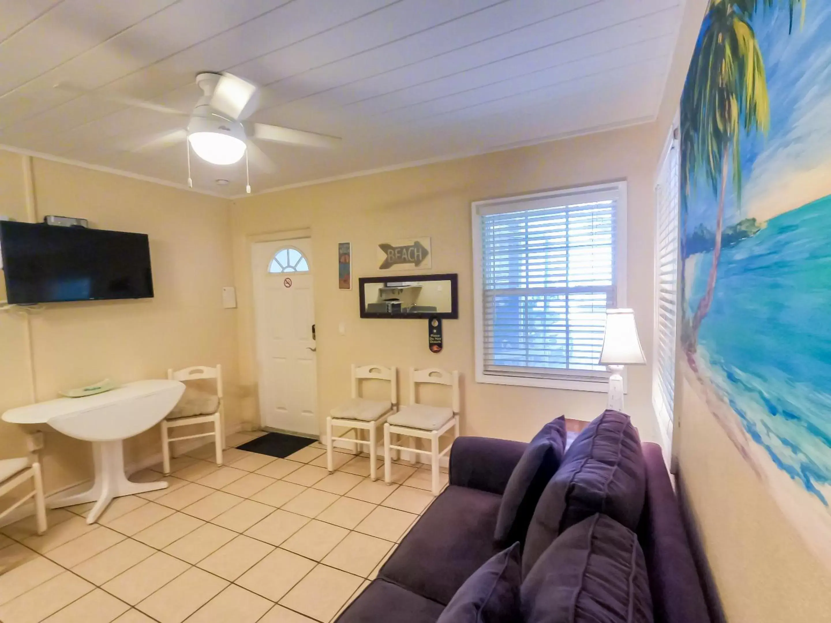 Seating Area in Haley's at Anna Maria Island Inn