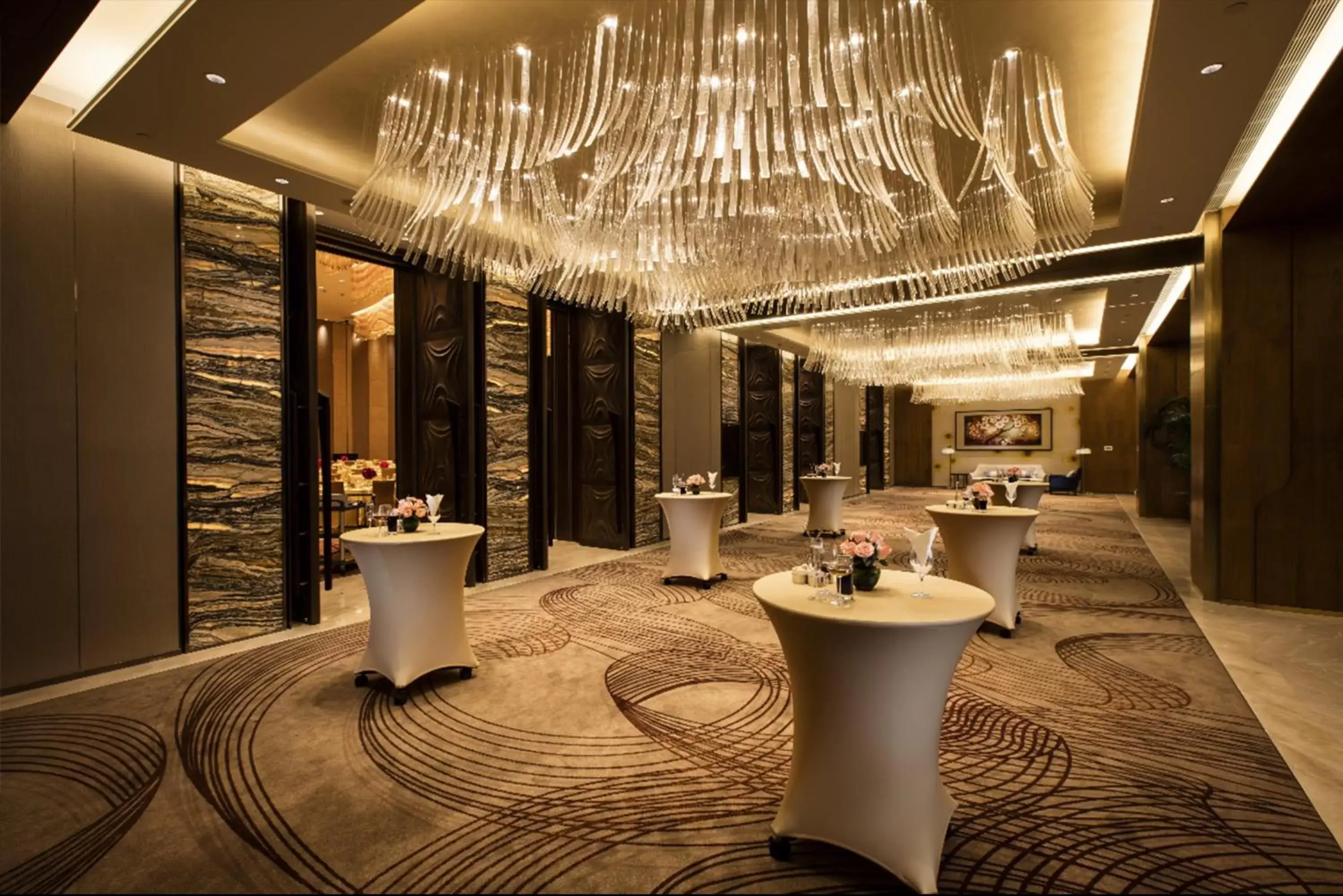 Lobby or reception, Lounge/Bar in Crowne Plaza Fuzhou Riverside, an IHG Hotel