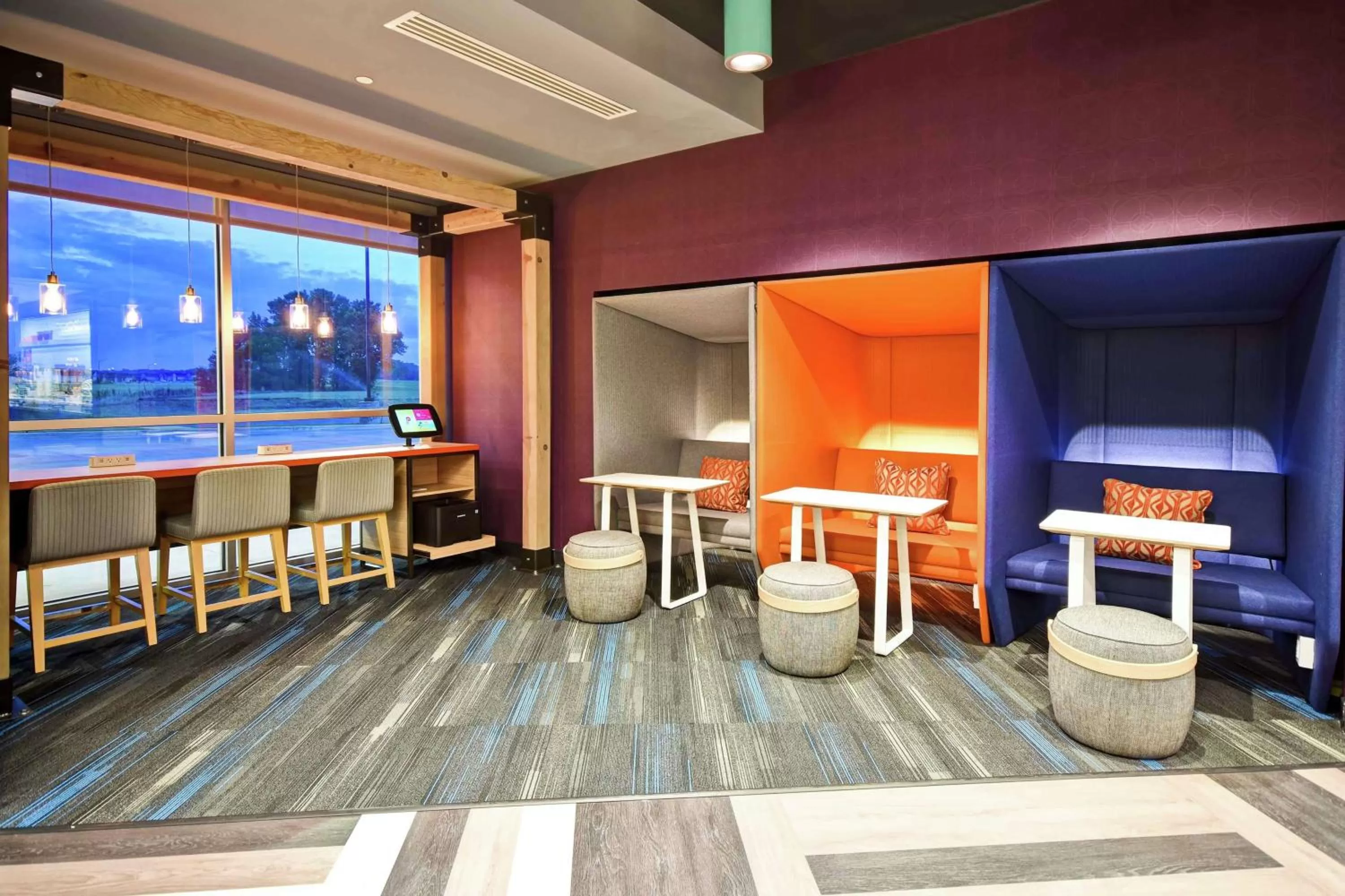 Communal lounge/ TV room in Tru By Hilton North Platte