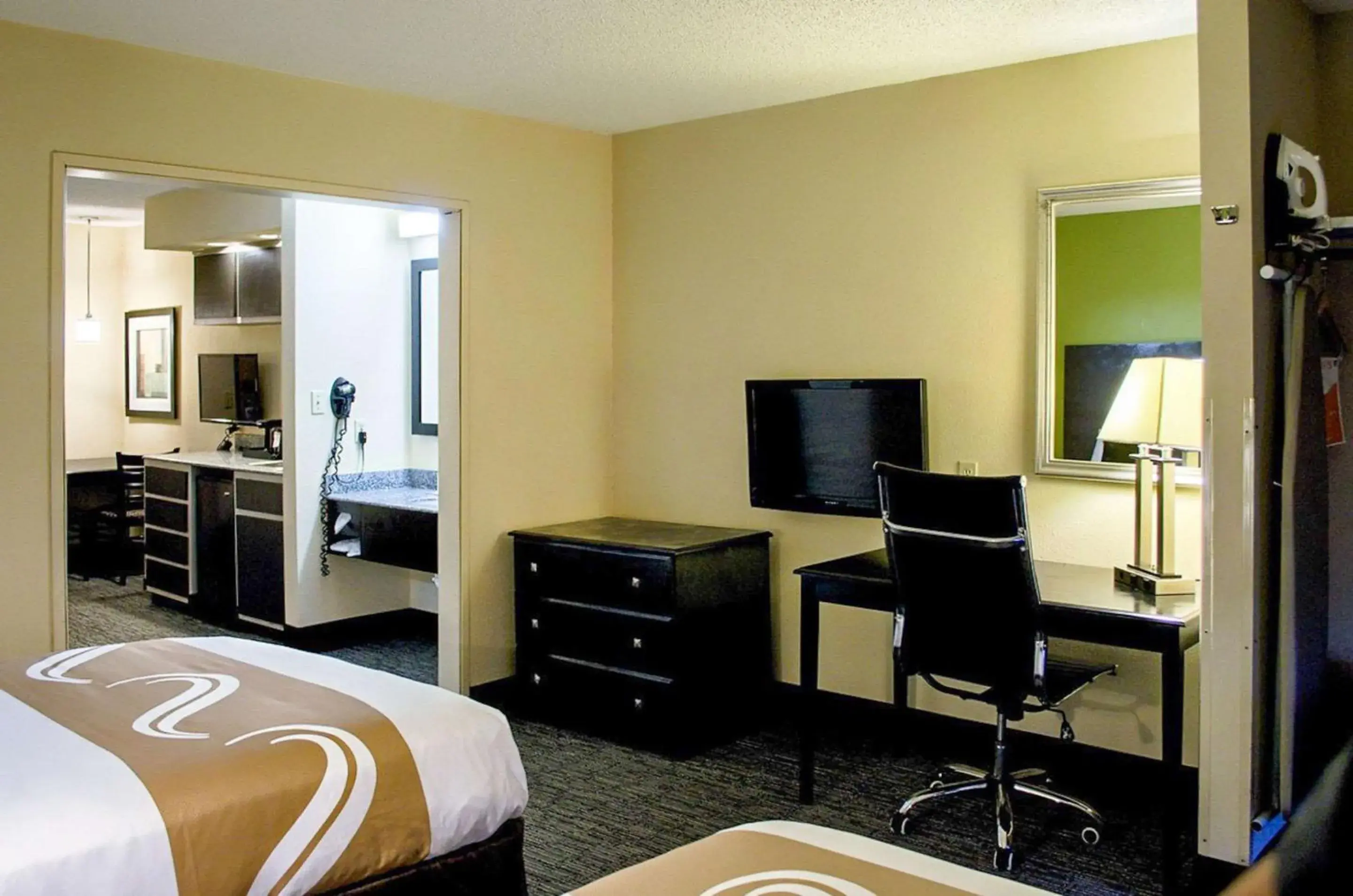 Photo of the whole room, TV/Entertainment Center in Quality Inn & Suites at Airport Blvd I-65