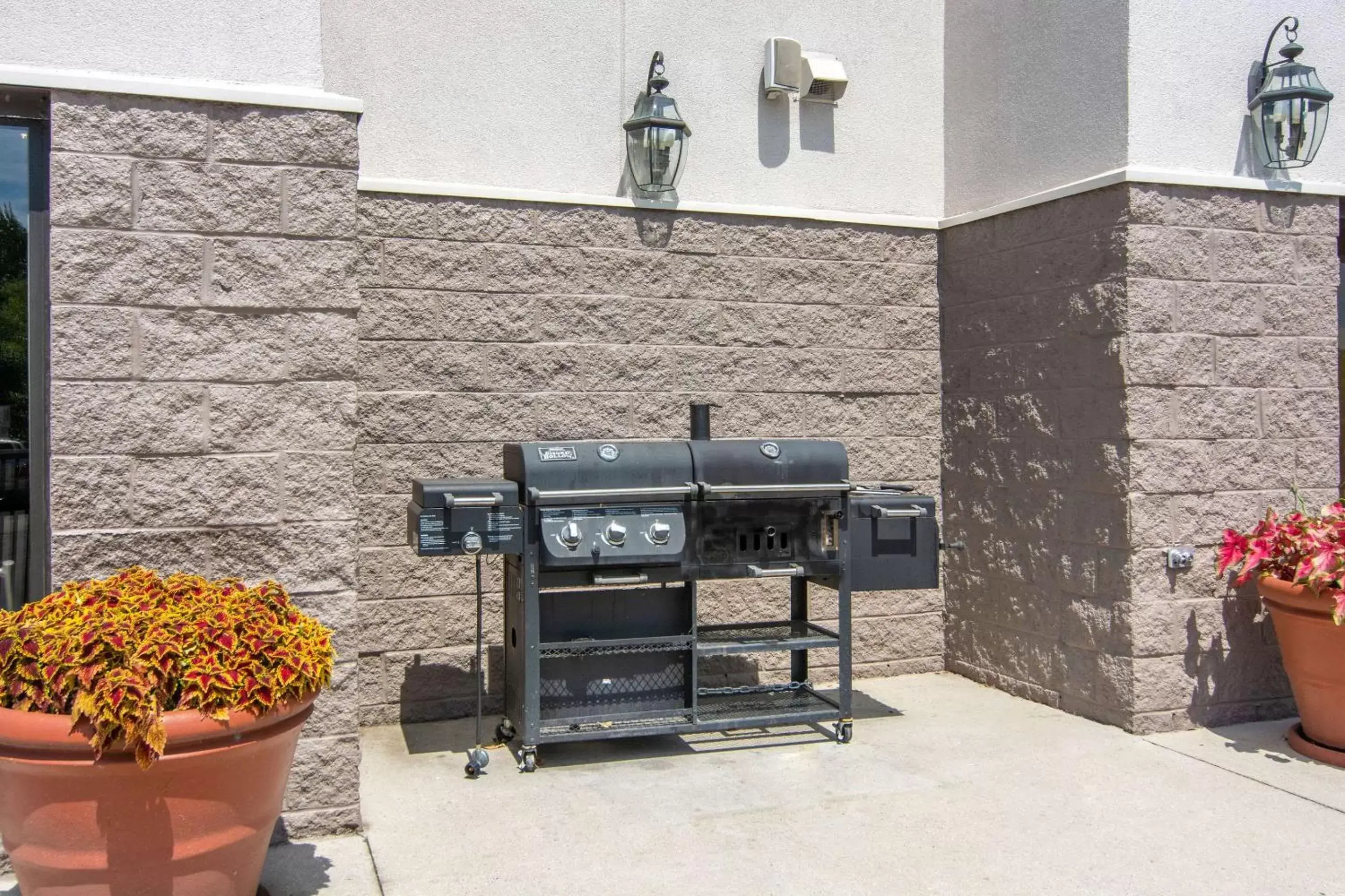 Other, BBQ Facilities in Comfort Suites Southpark