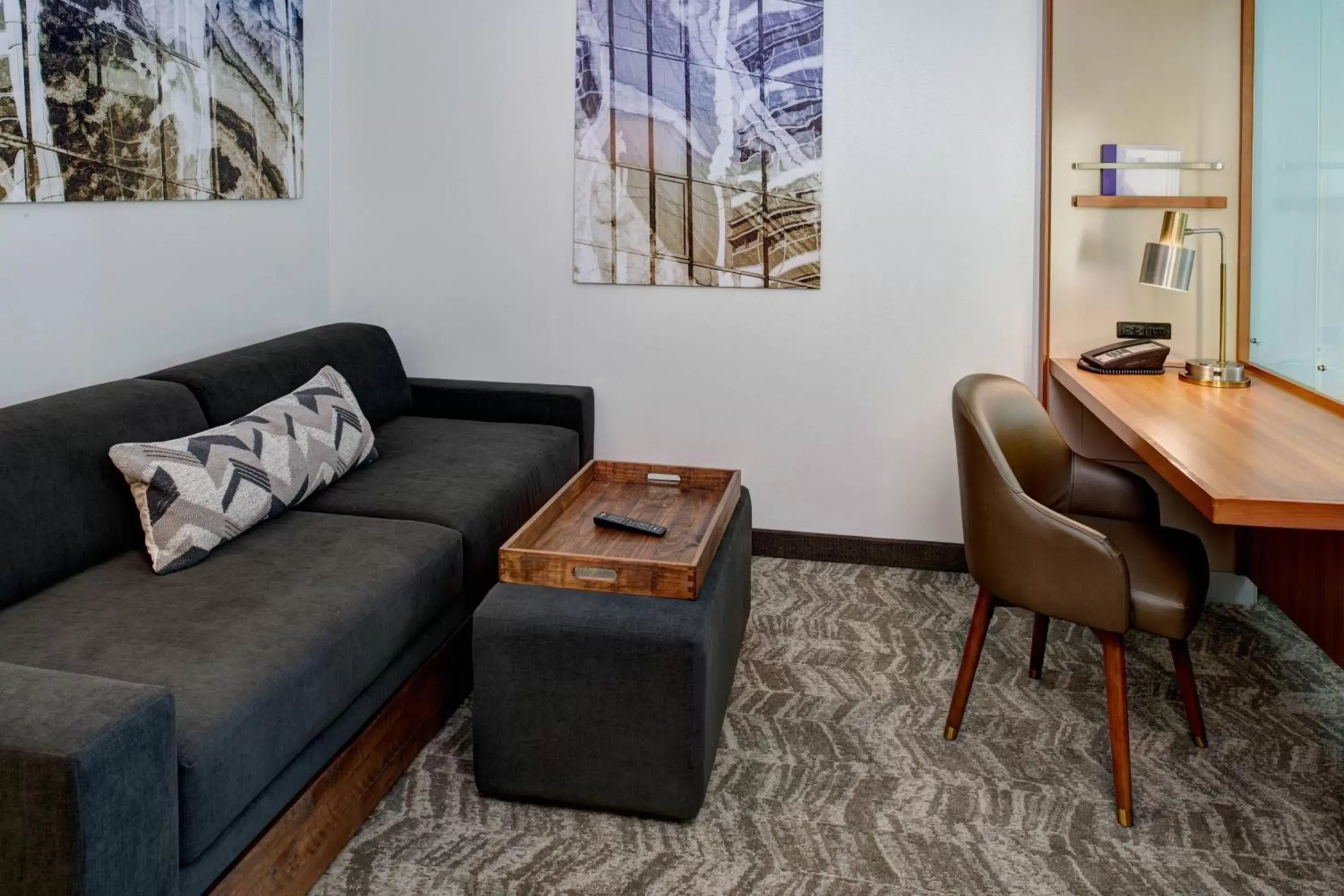 Living room, Seating Area in SpringHill Suites by Marriott Saginaw