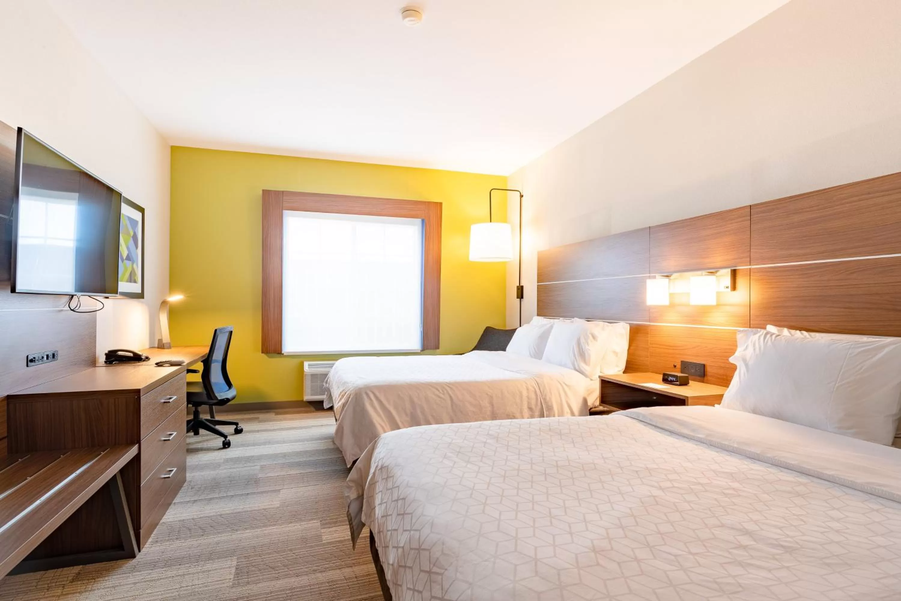 Photo of the whole room, Bed in Holiday Inn Express Hereford by IHG