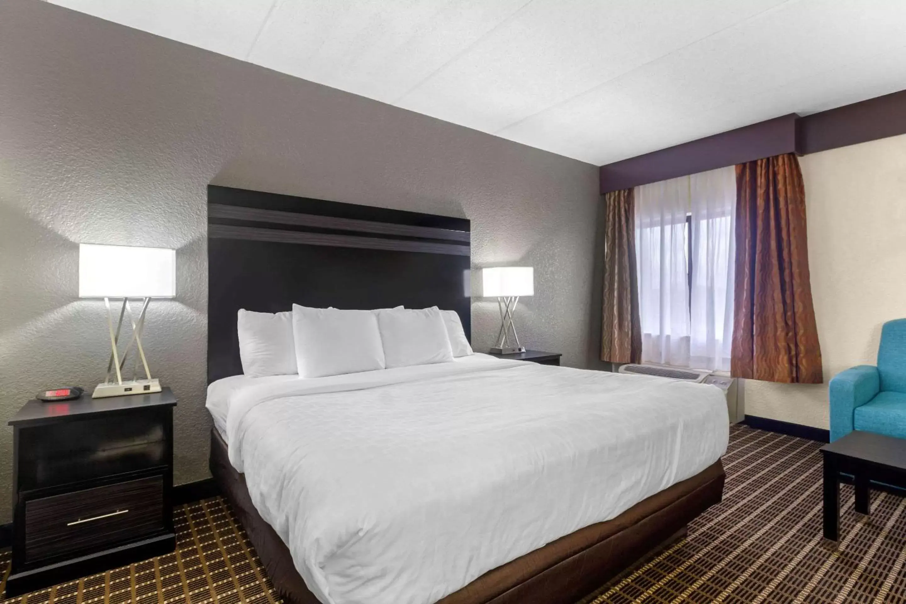 Bedroom, Bed in Sleep Inn & Suites West Knoxville