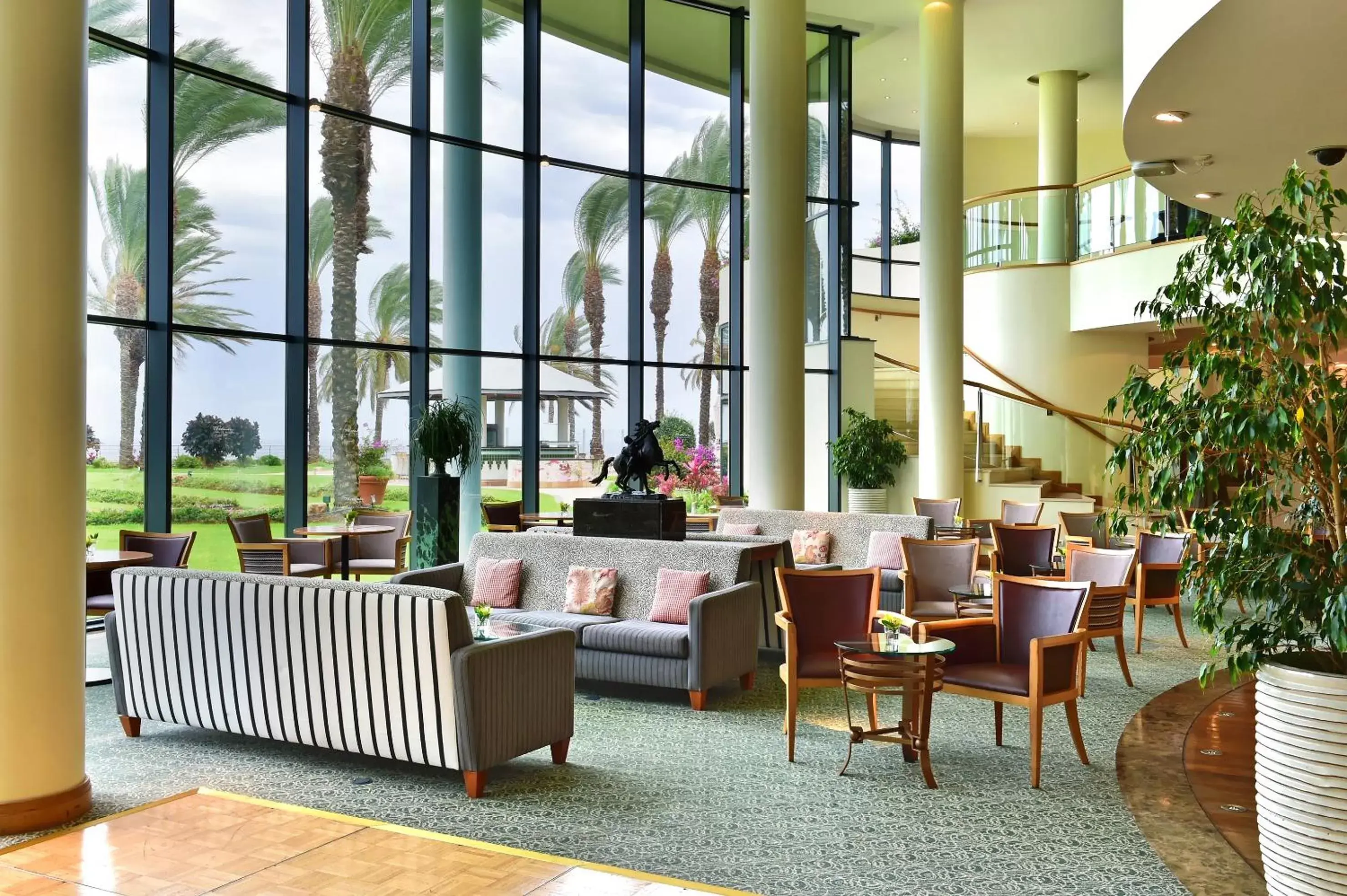Lounge or bar in Pestana Grand Ocean Resort Hotel