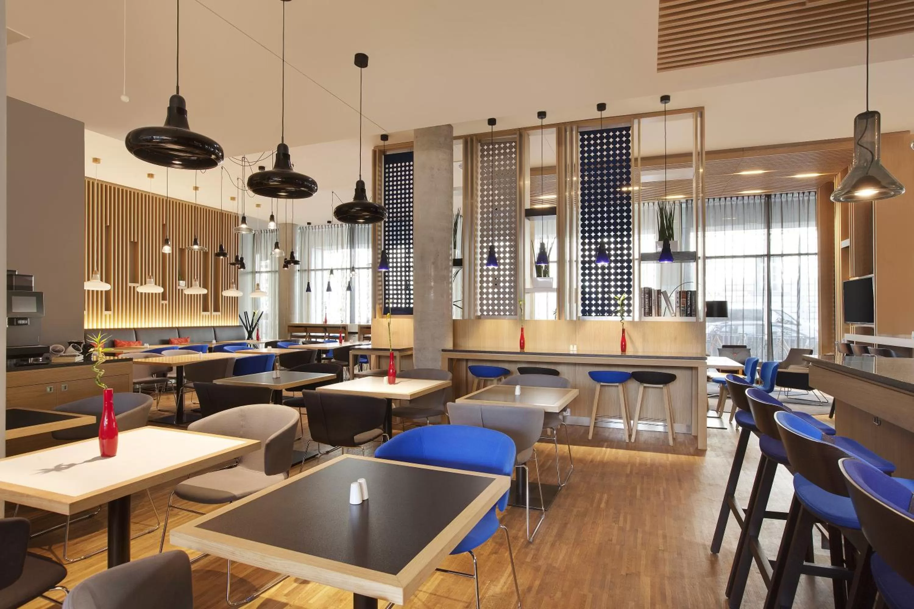 Restaurant/places to eat in Holiday Inn Express - Berlin - Alexanderplatz by IHG