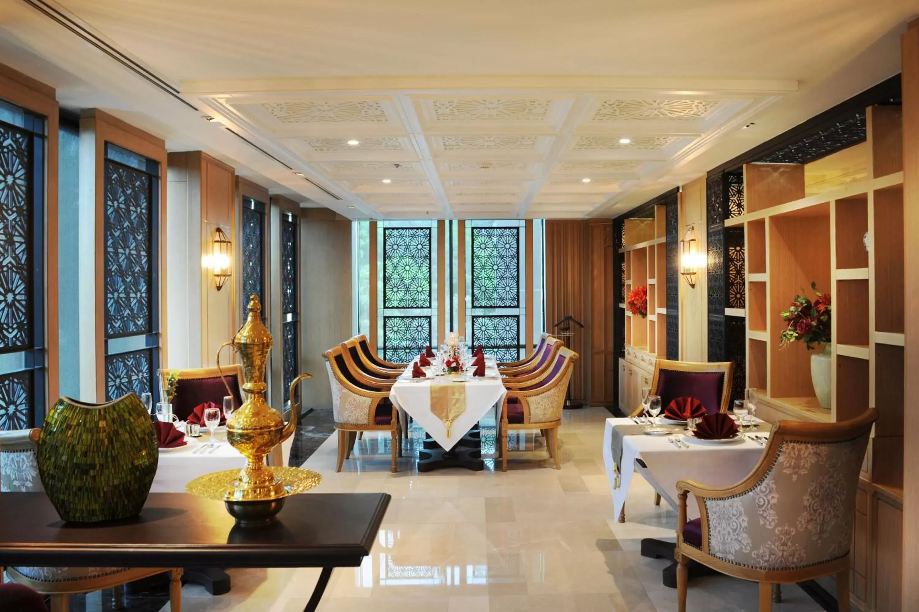 Restaurant/places to eat, Lobby/Reception in Al Meroz Hotel Bangkok - The Leading Halal Hotel