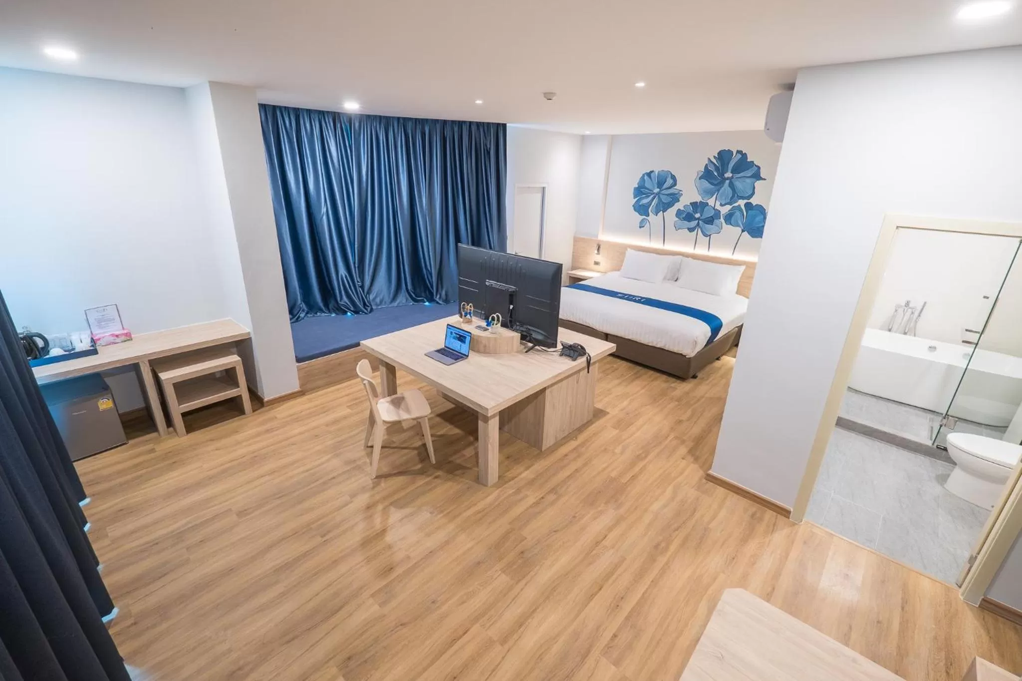 Bedroom in Siri regent Hotel