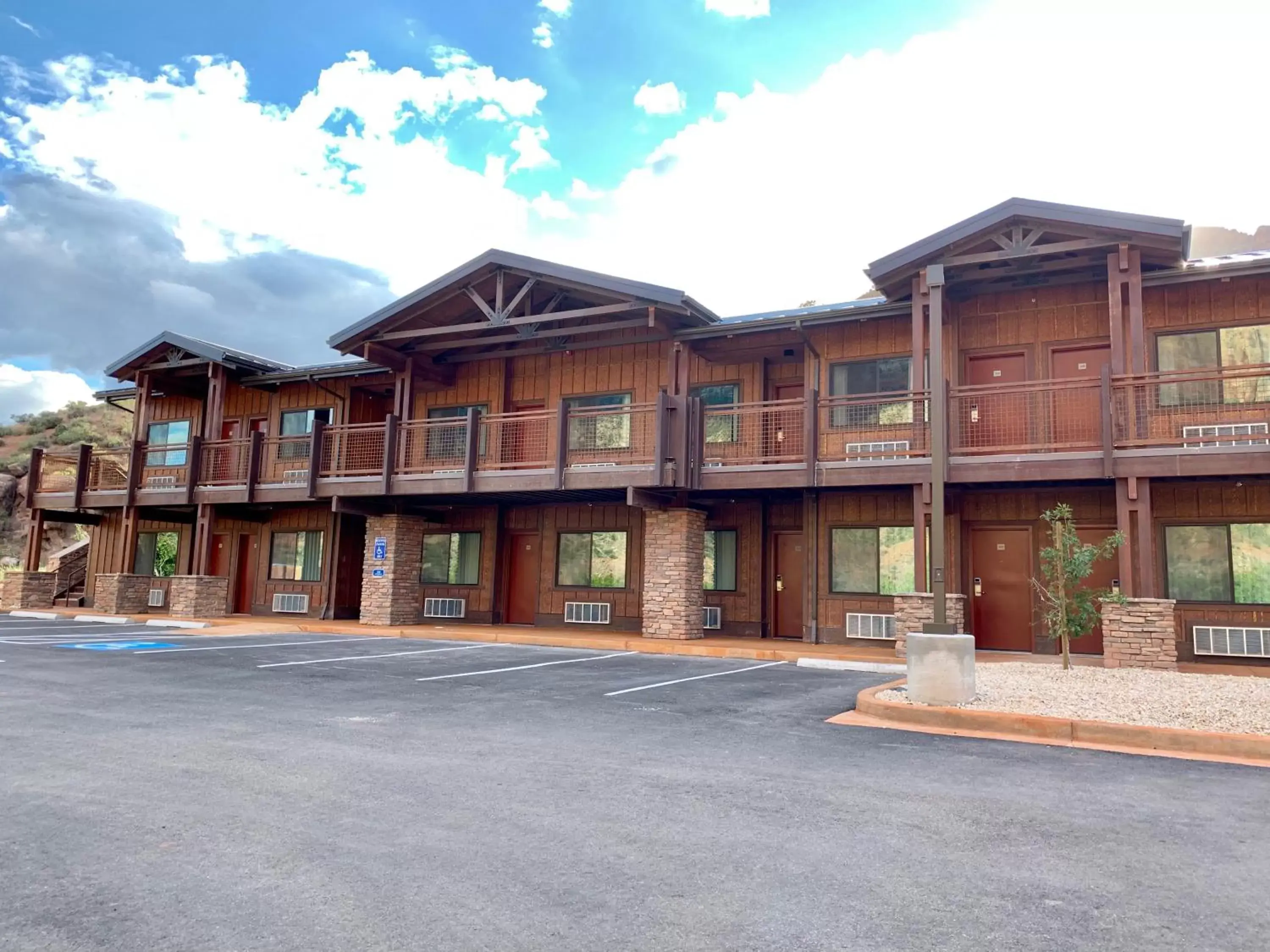 Property Building in Zion Canyon Lodge