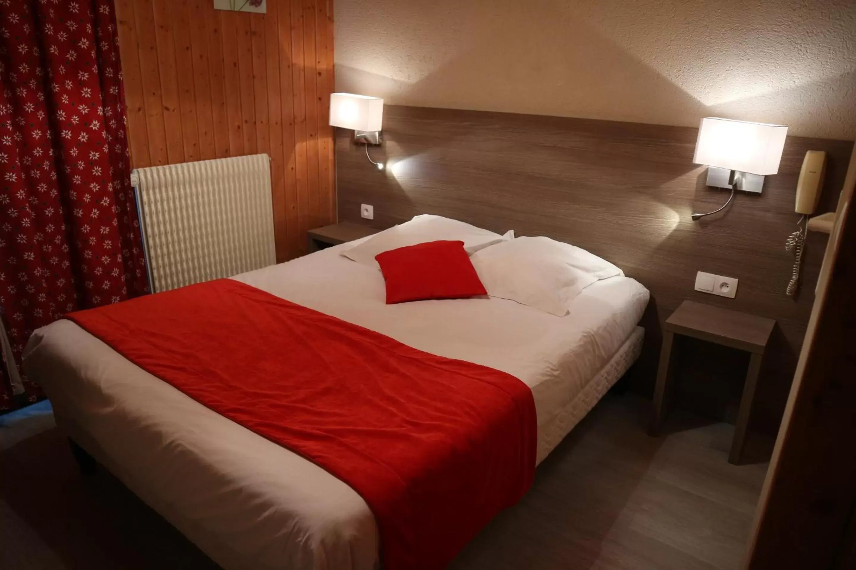 Bed in Hôtel l'Edelweiss