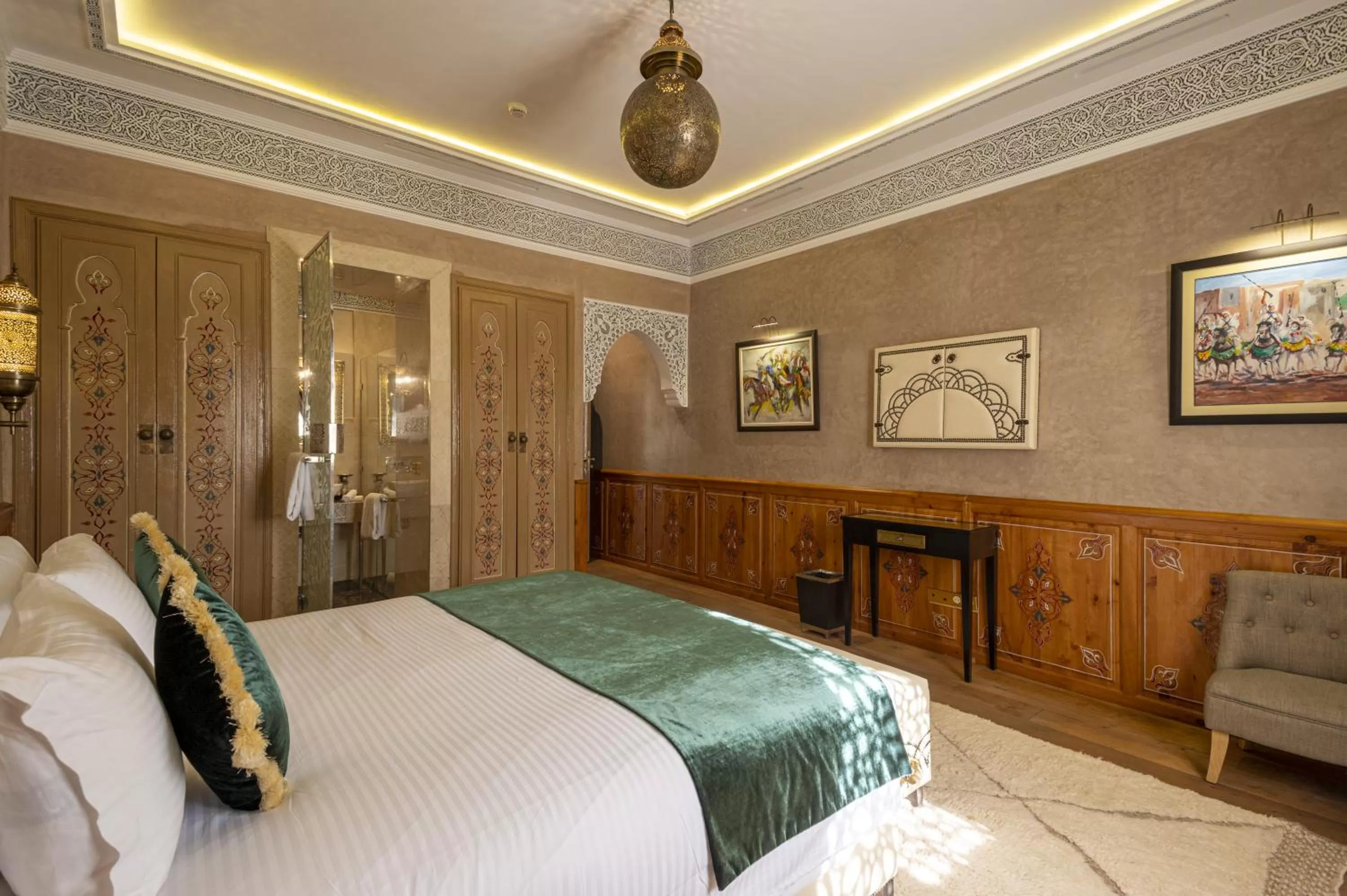 Bed in Maria Towers , Palais Table d'hôtes & SPA