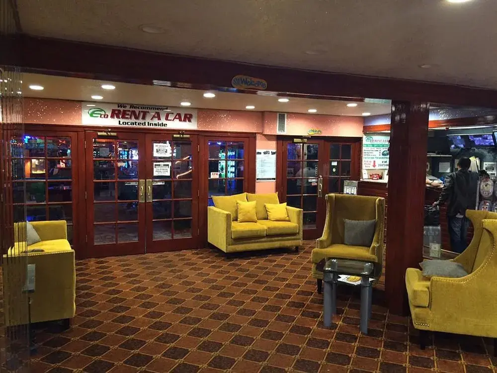Lobby or reception in Tradewinds Airport Hotel