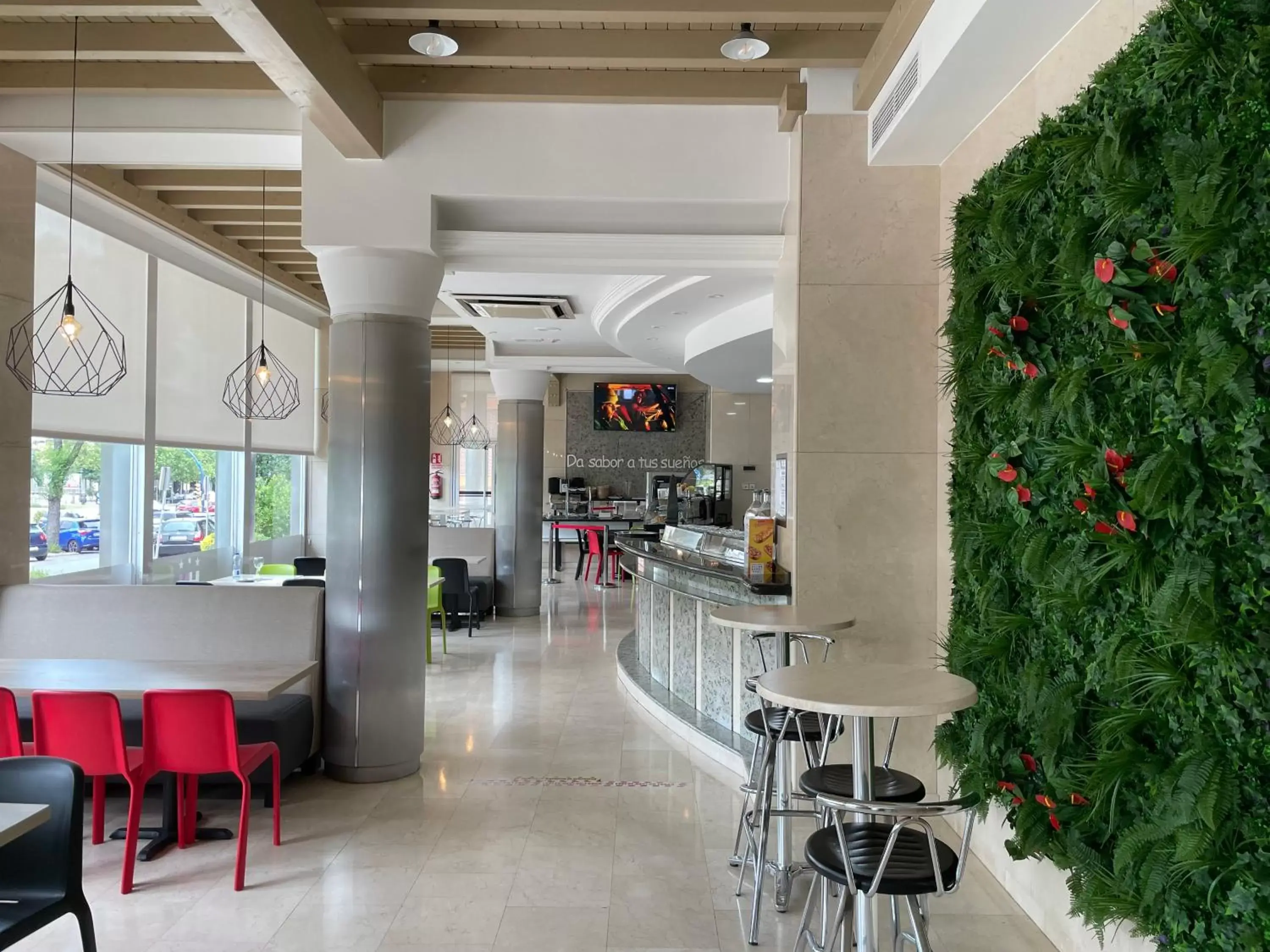 Restaurant/places to eat in Hotel Avenida de España