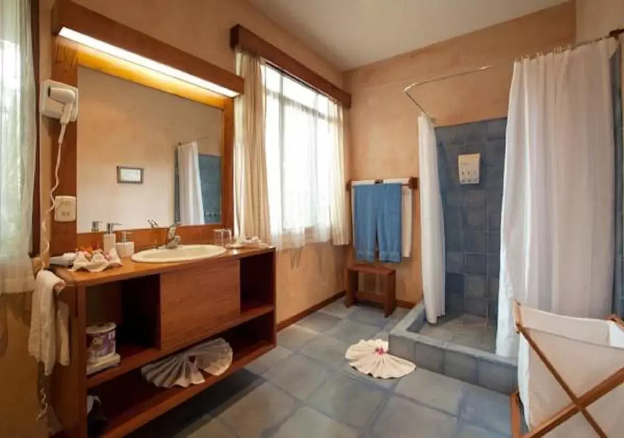 Bathroom in Capitán Suizo Beachfront Boutique Hotel