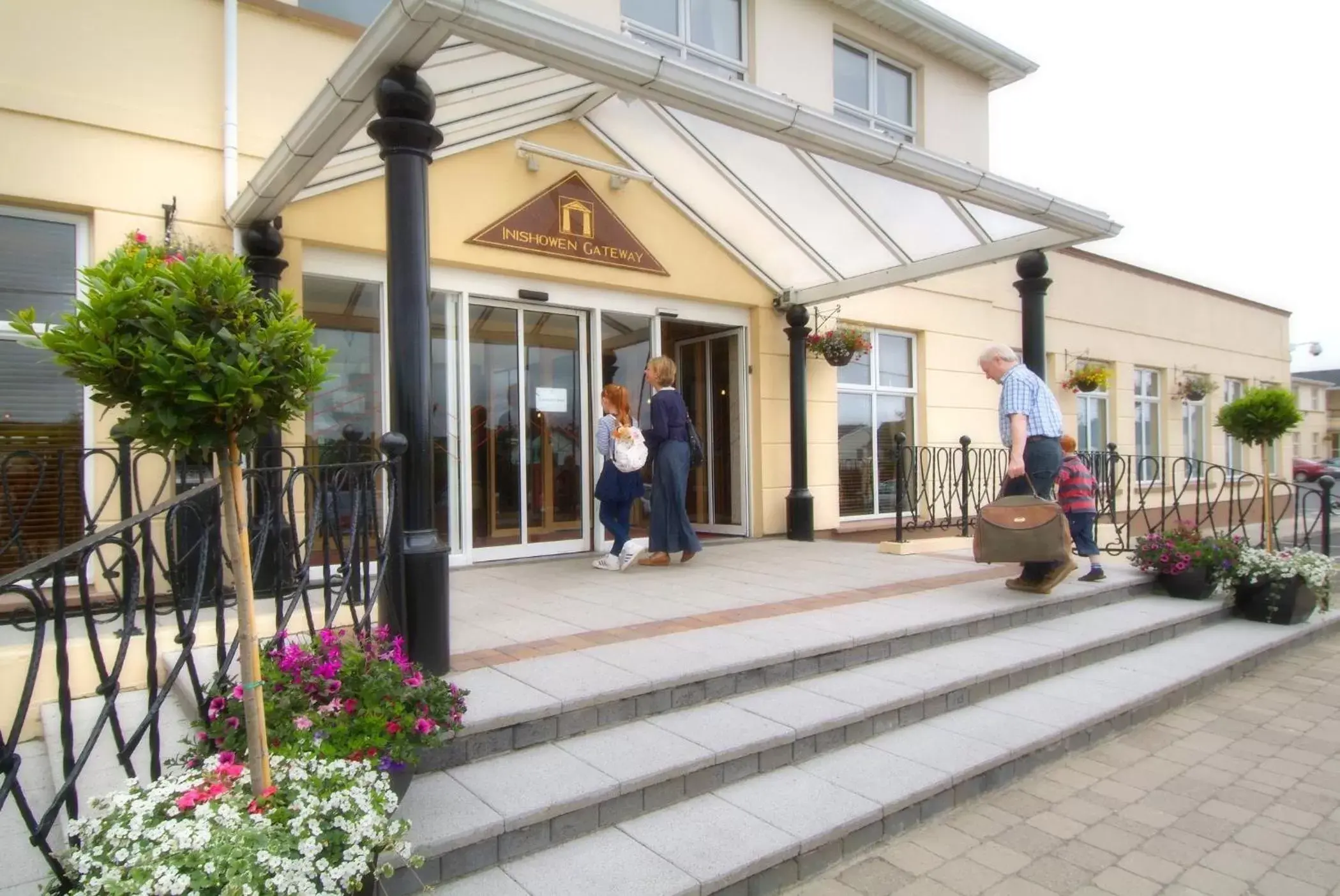 Facade/entrance in Inishowen Gateway Hotel