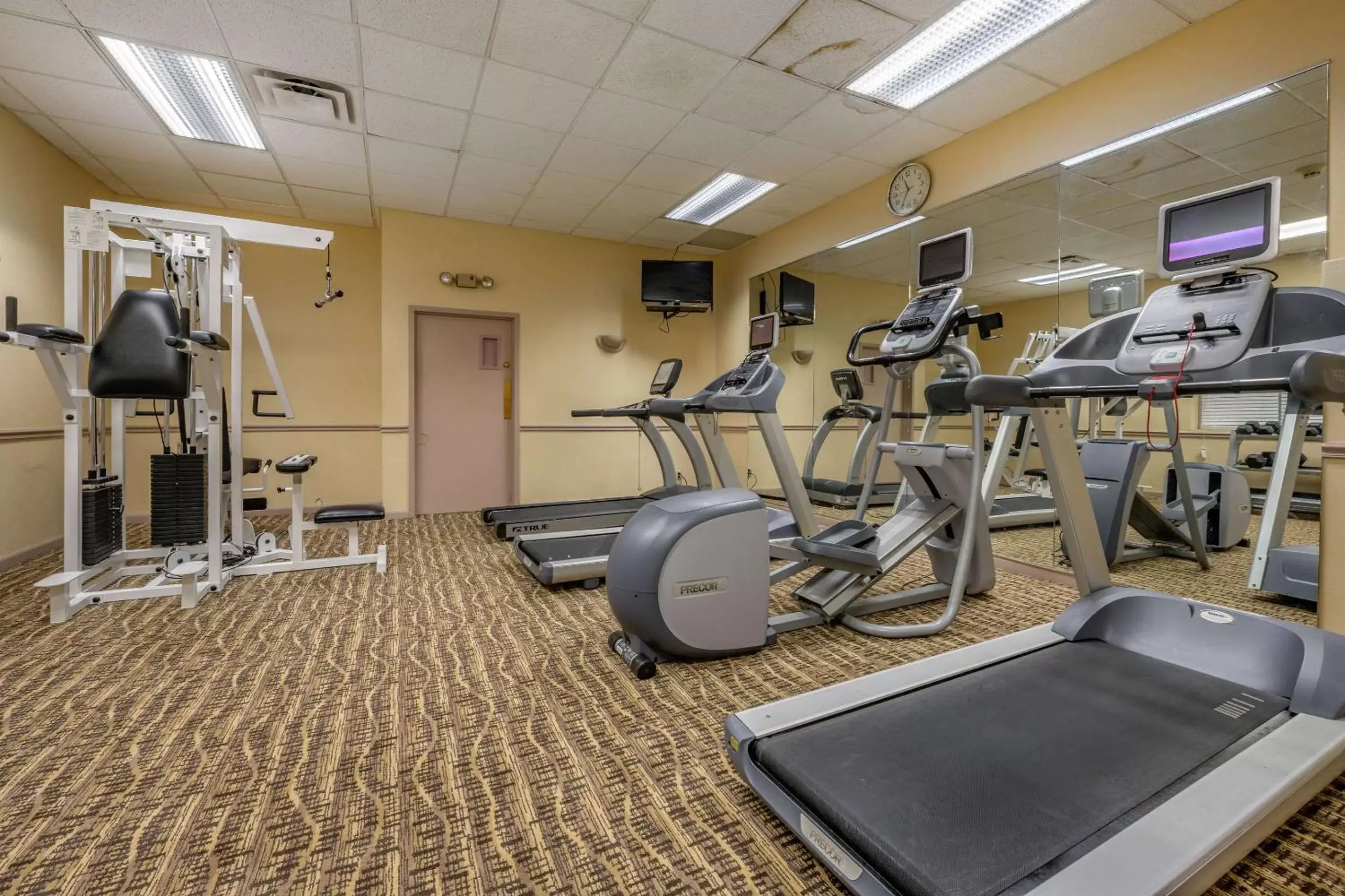 Fitness centre/facilities, Fitness Center/Facilities in Econo Lodge Inn & Suites Triadelphia