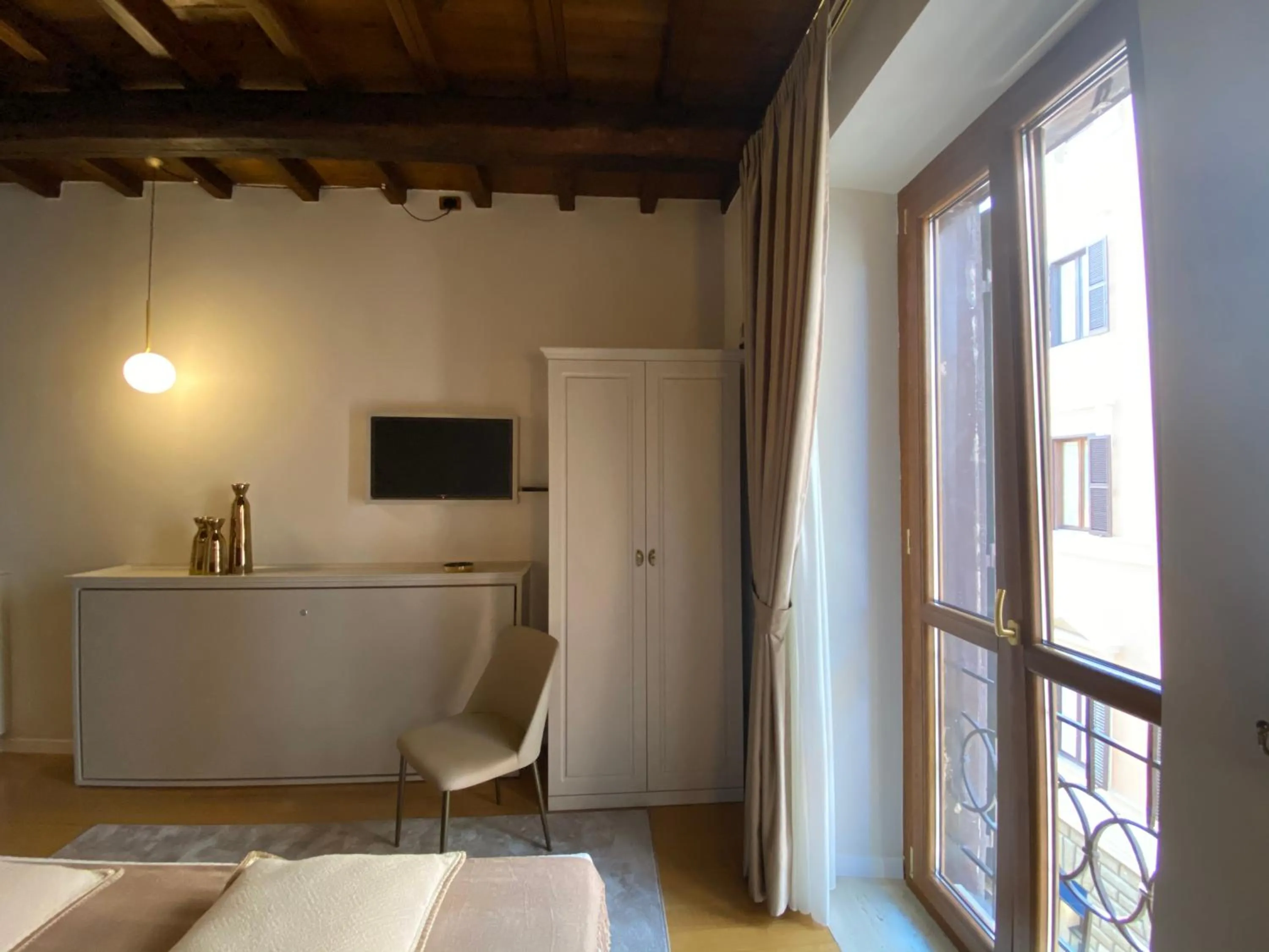 Photo of the whole room, Bed in Condotti Rooms