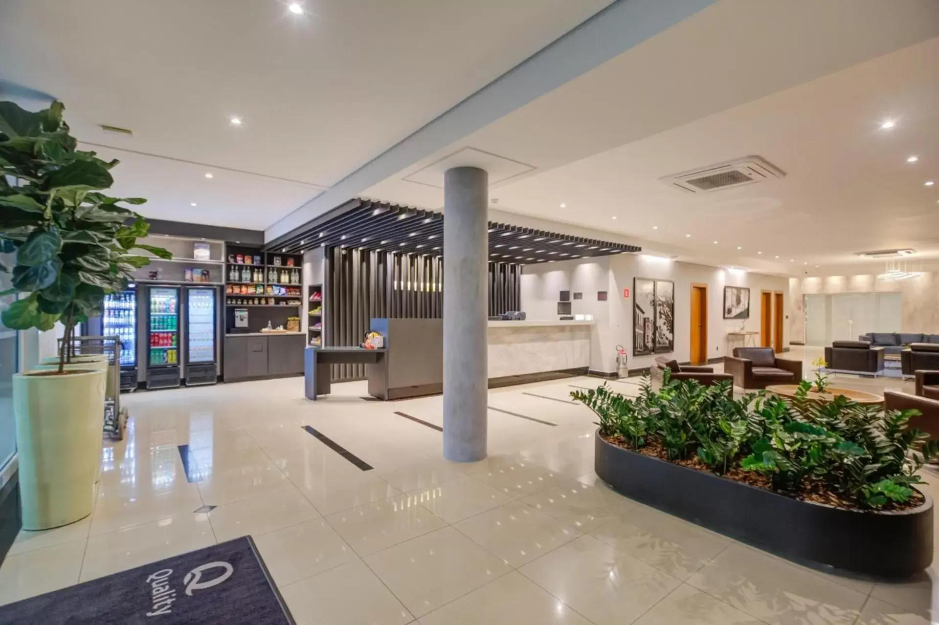 Property building, Lobby/Reception in Quality Hotel Jundiaí
