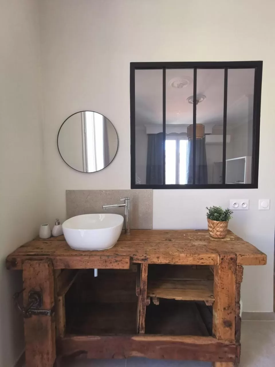 Bathroom in Chambre privée luxueuse Villa Monte 0ropa