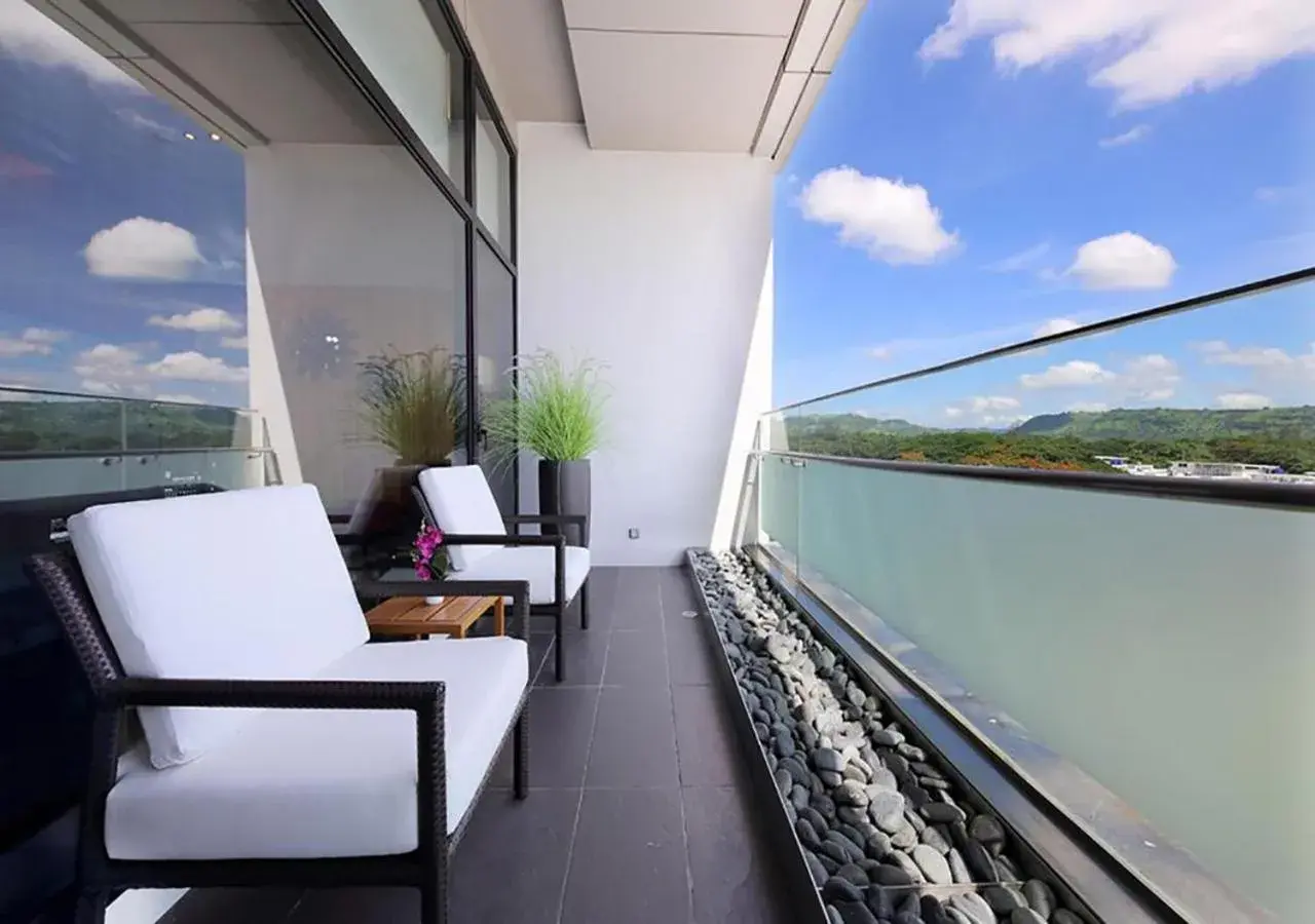 Balcony/Terrace in Midori Clark Hotel And Casino